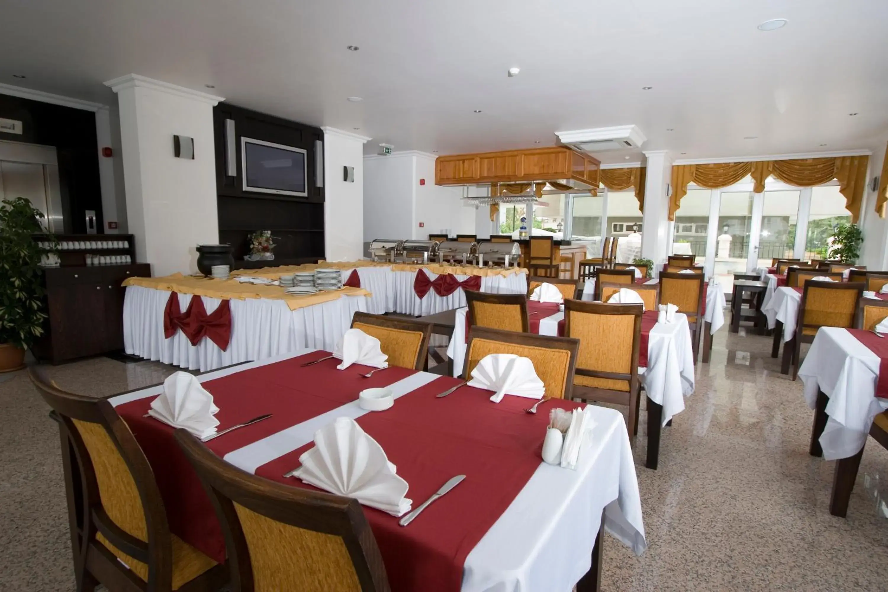 Restaurant/places to eat in Hotel Royal Hill Restaurant/places to eat in Hotel Royal Hill
