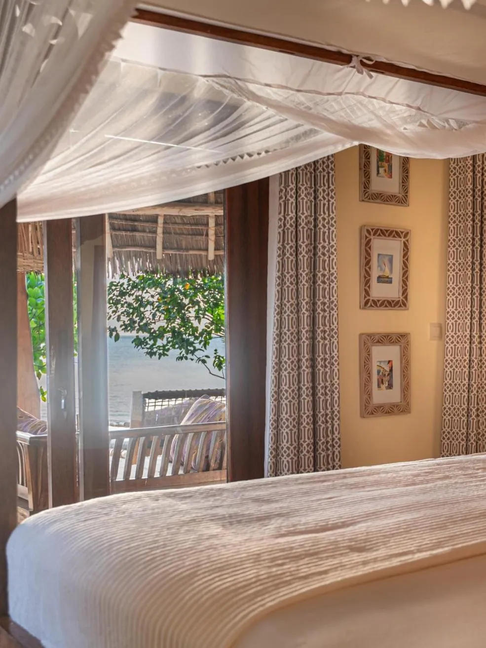 Decorative detail, Bed in Marafiki Bungalows
