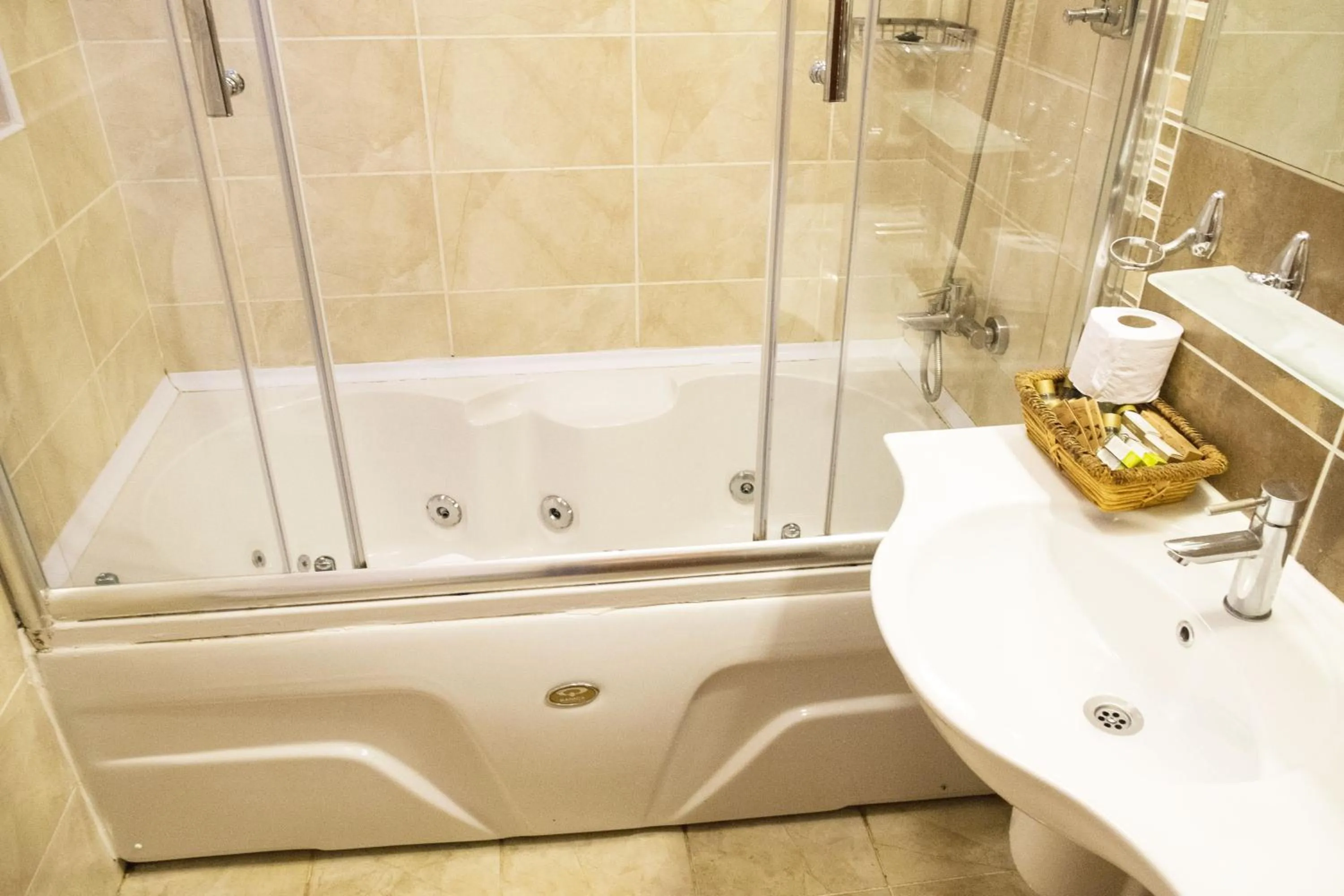 Cicerone Lodge Hotel