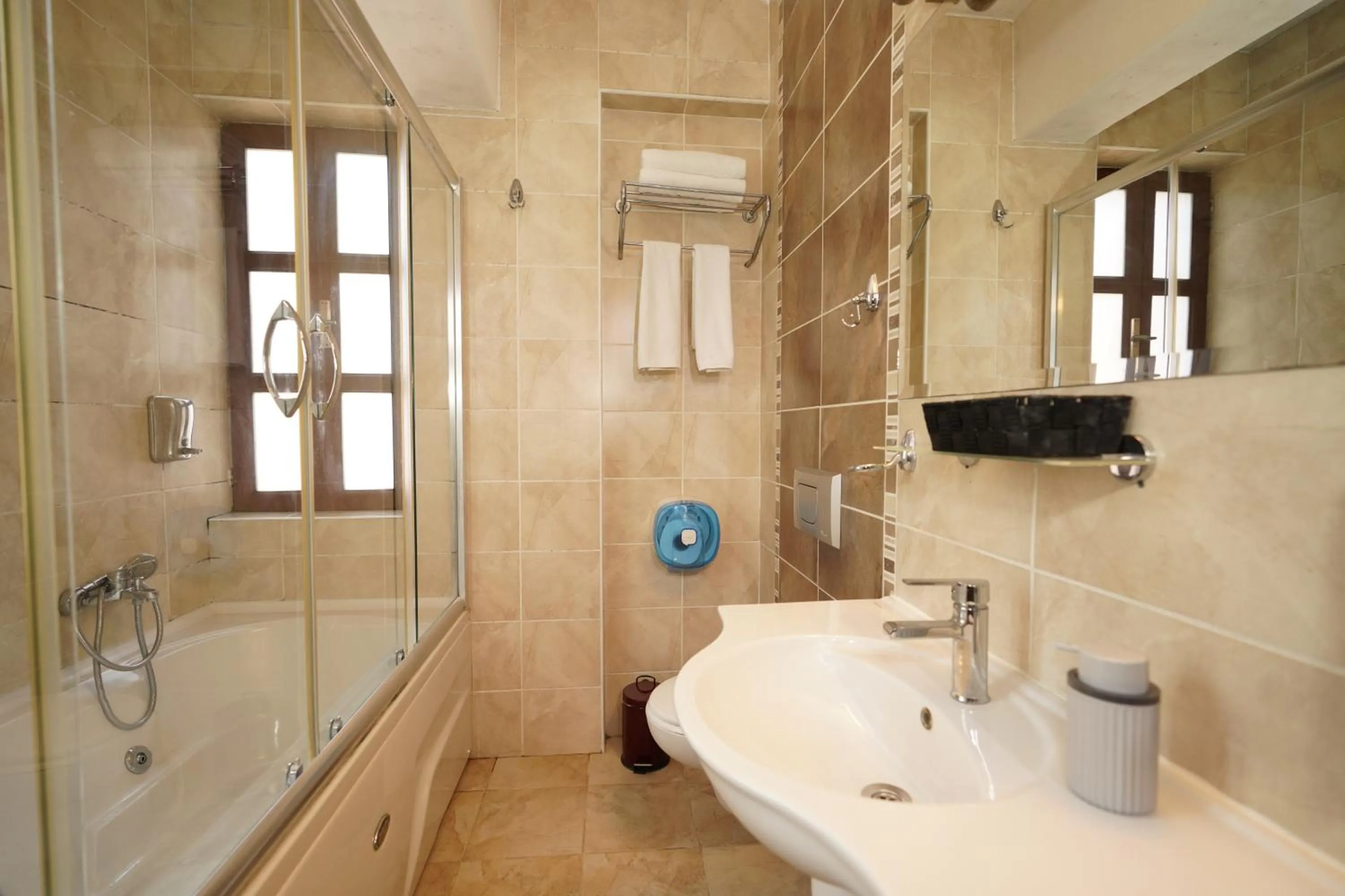 Cicerone Lodge Hotel