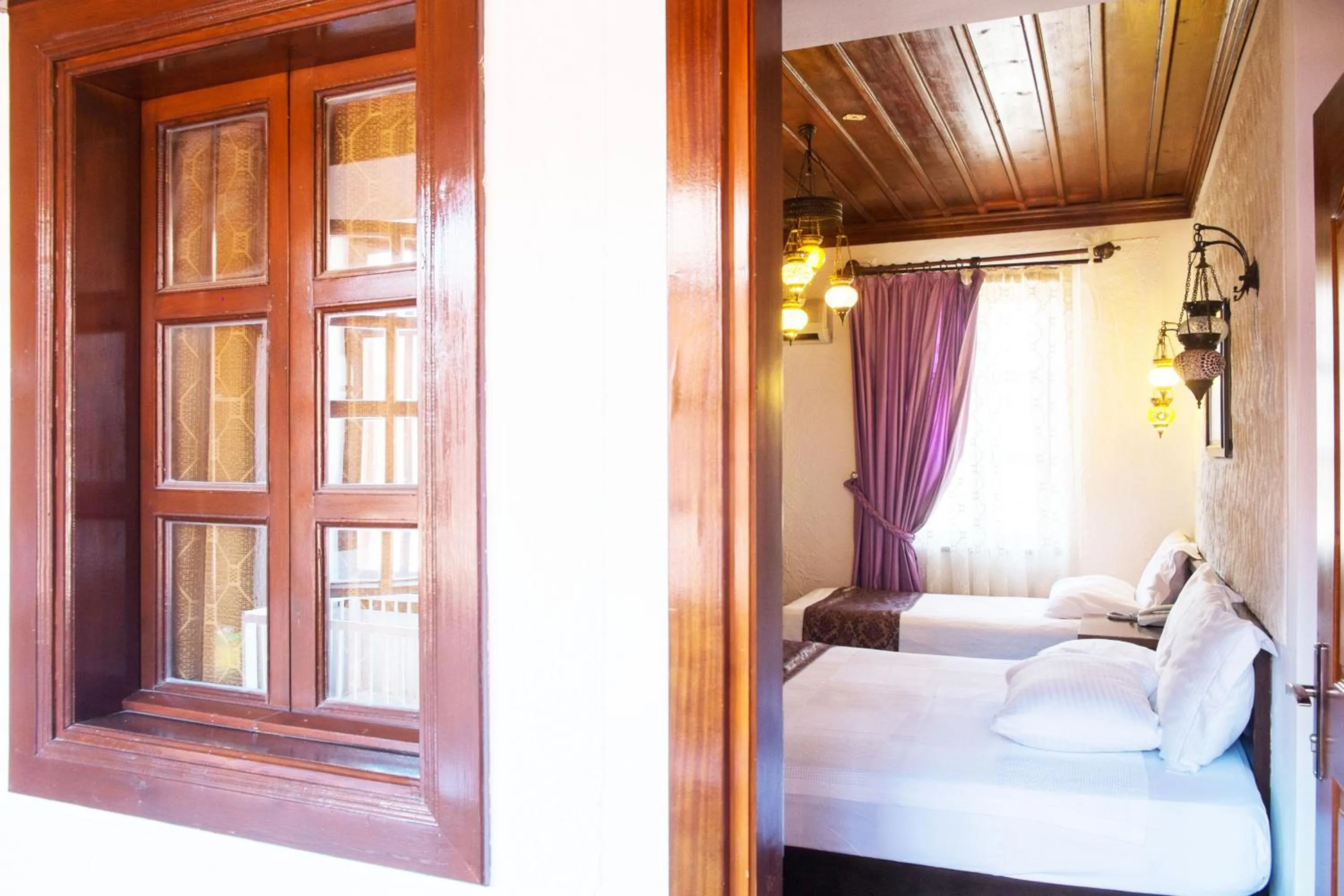 Cicerone Lodge Hotel