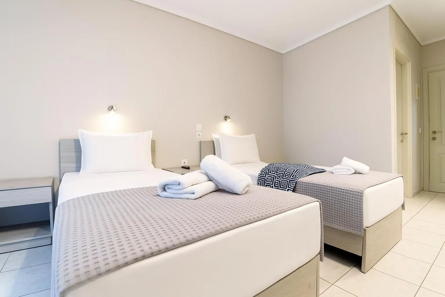 Bedroom, Bed in Samel Hotel