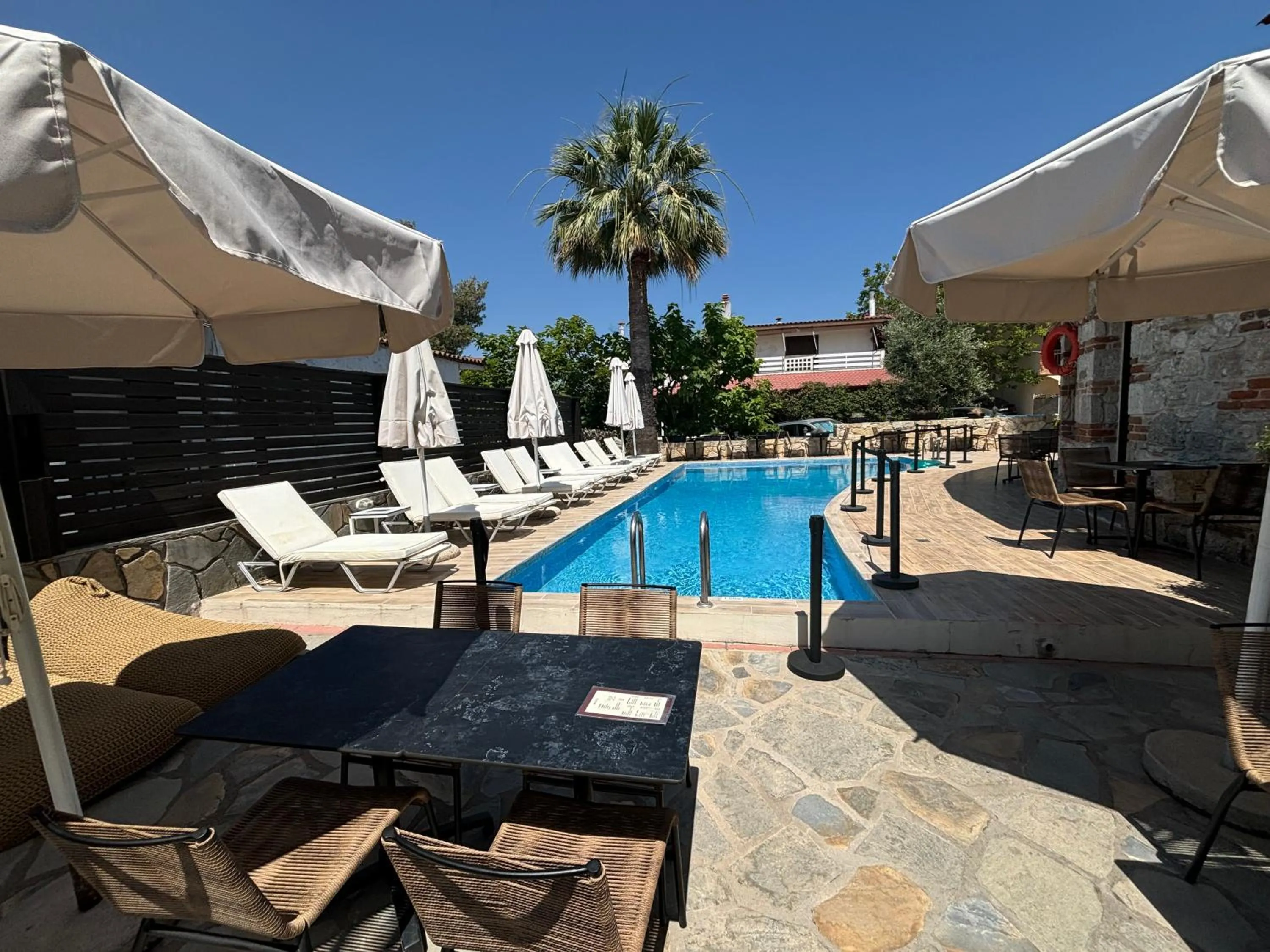 Swimming pool in Samel Hotel