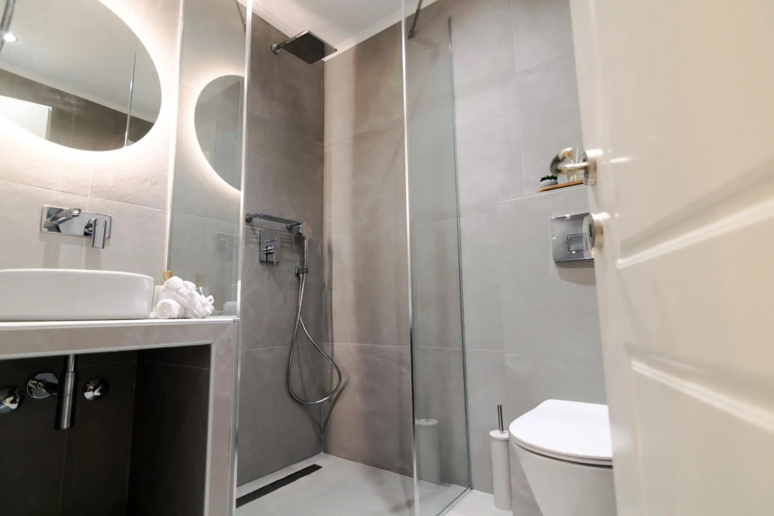 Bathroom in Samel Hotel Bathroom in Samel Hotel