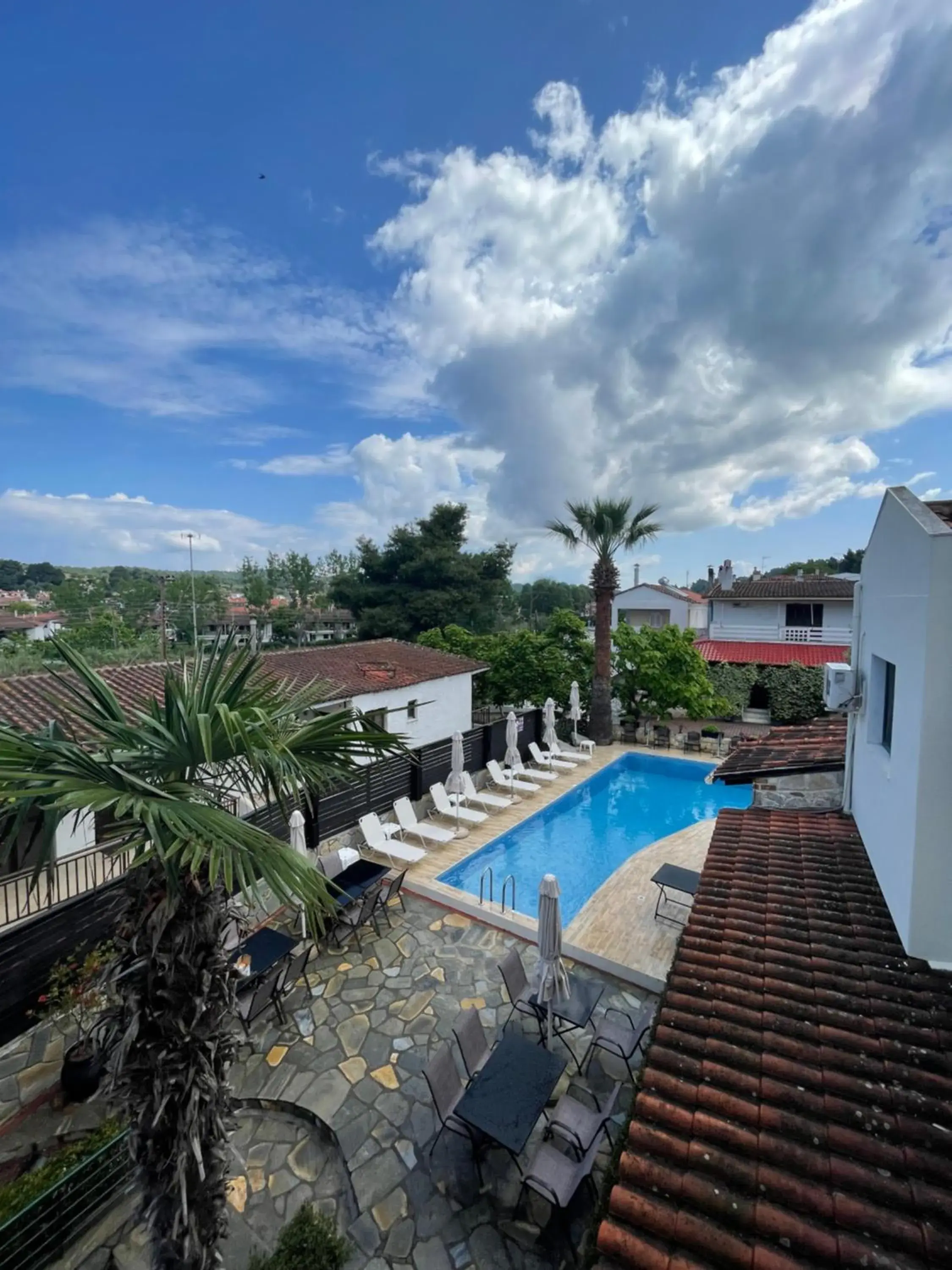 Pool view in Samel Hotel Pool view in Samel Hotel