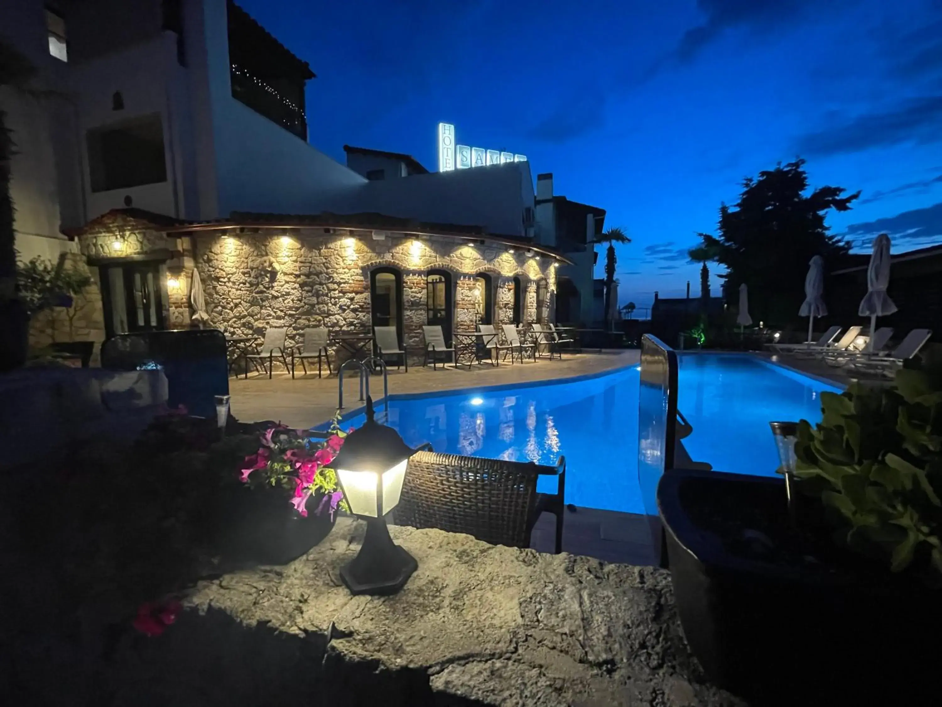 Property building in Samel Hotel Property building in Samel Hotel