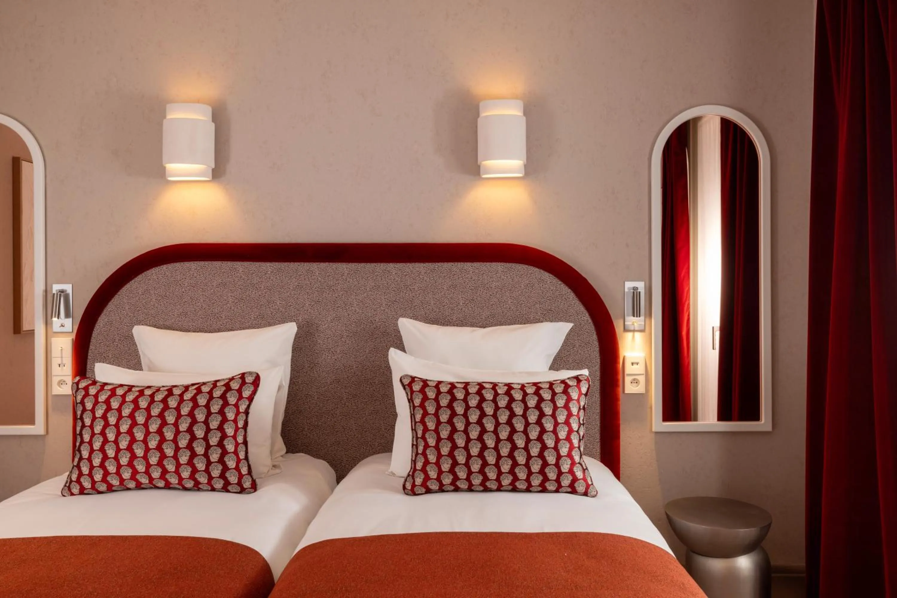 Bedroom, Bed in Hotel des Carmes by Malone