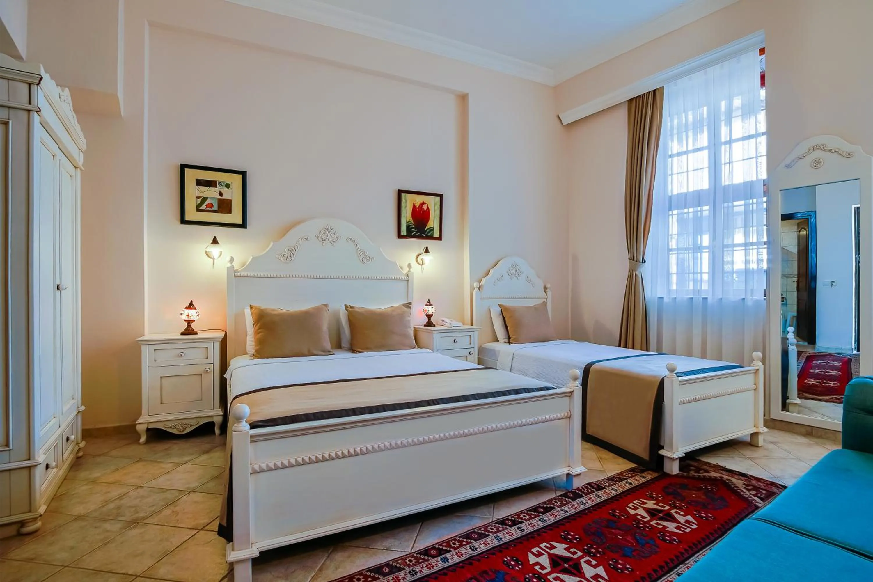 Photo of the whole room, Bed in La Paloma Hotel