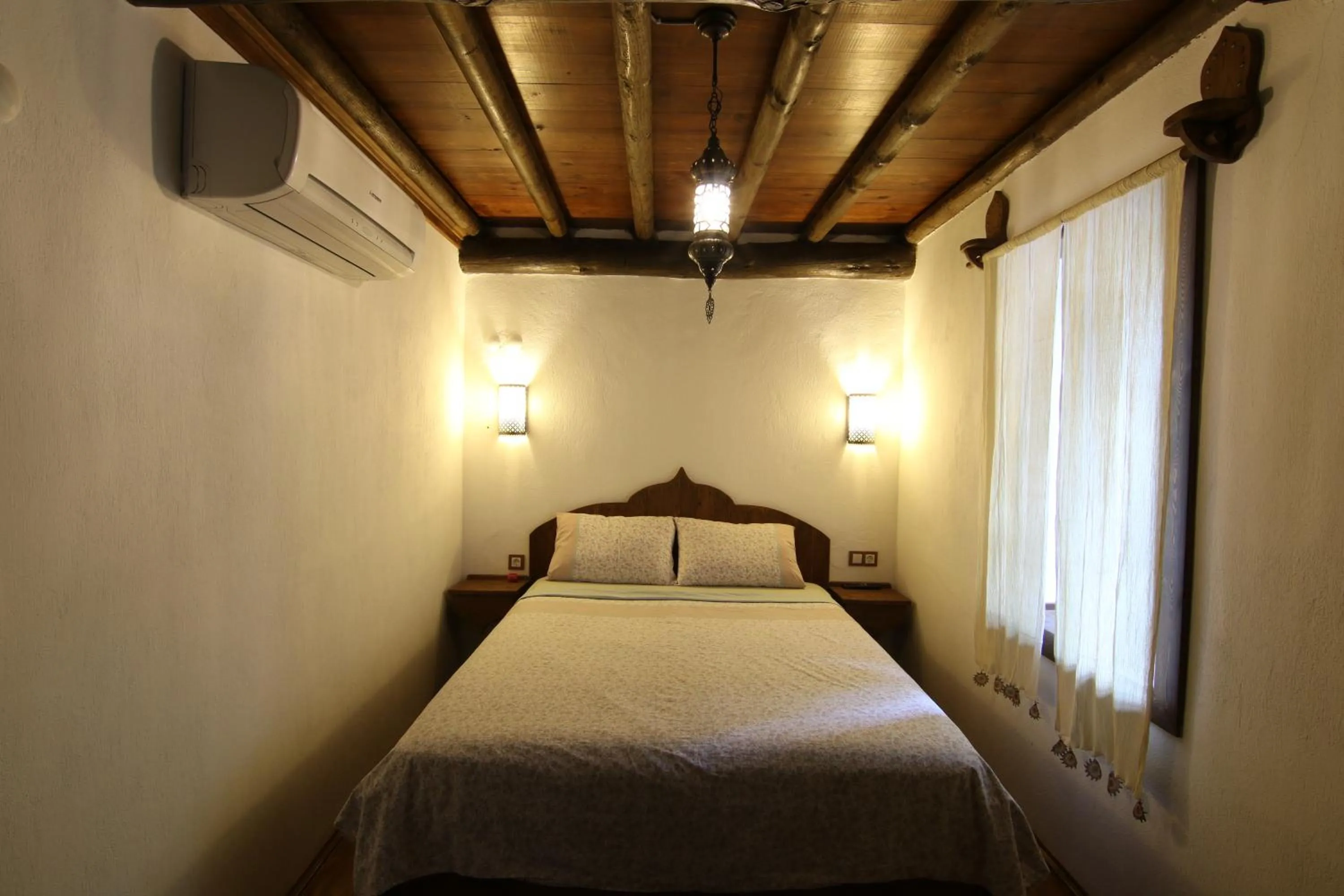 Bathroom, Bed in Yeni Gelin Evi