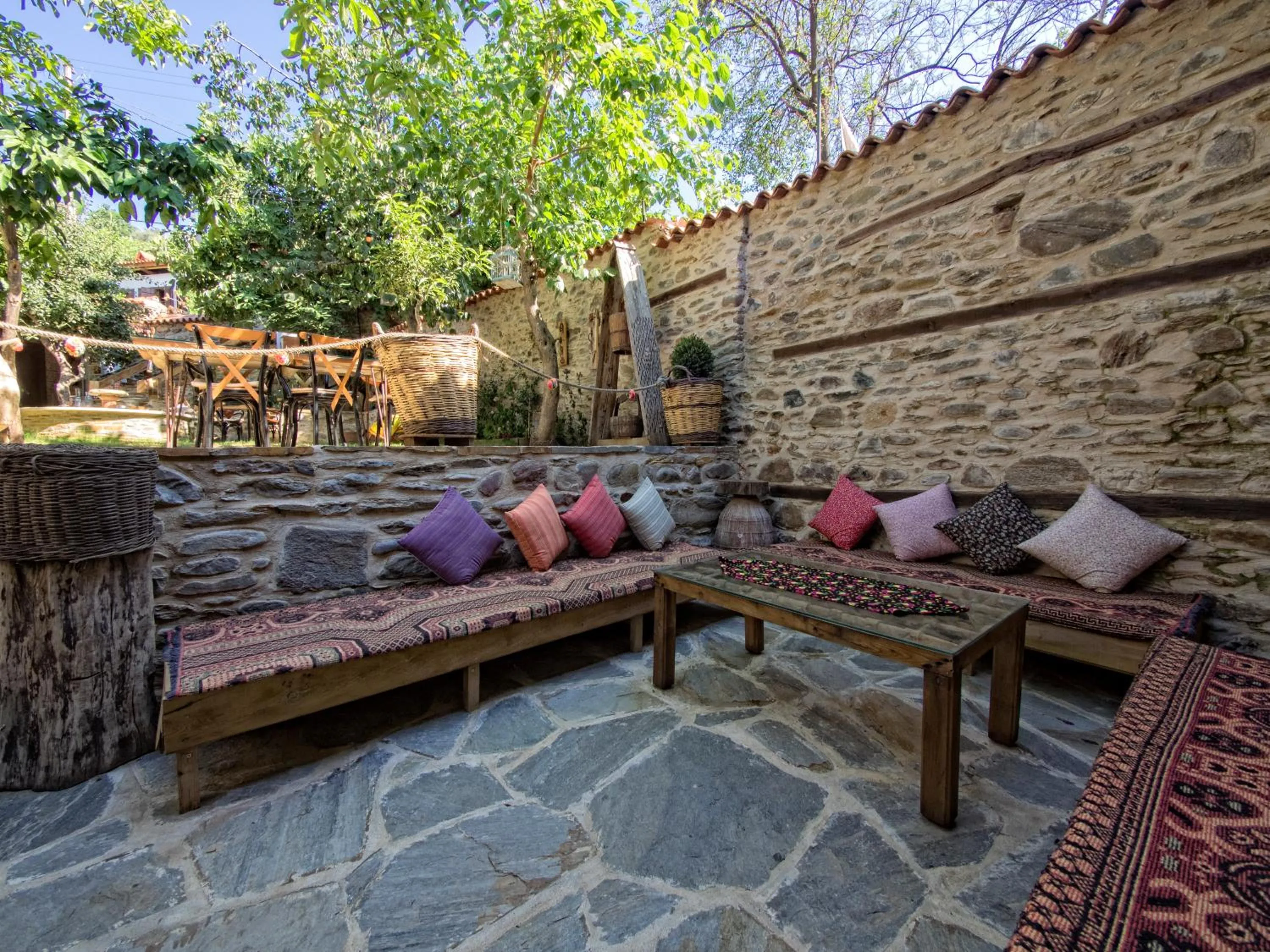 Garden in Yeni Gelin Evi