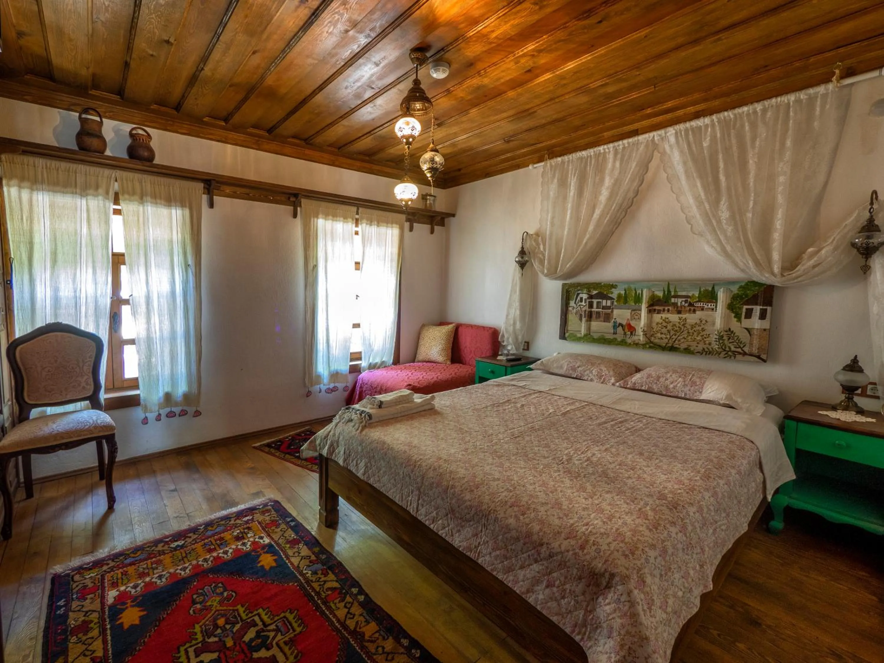 Bed in Yeni Gelin Evi