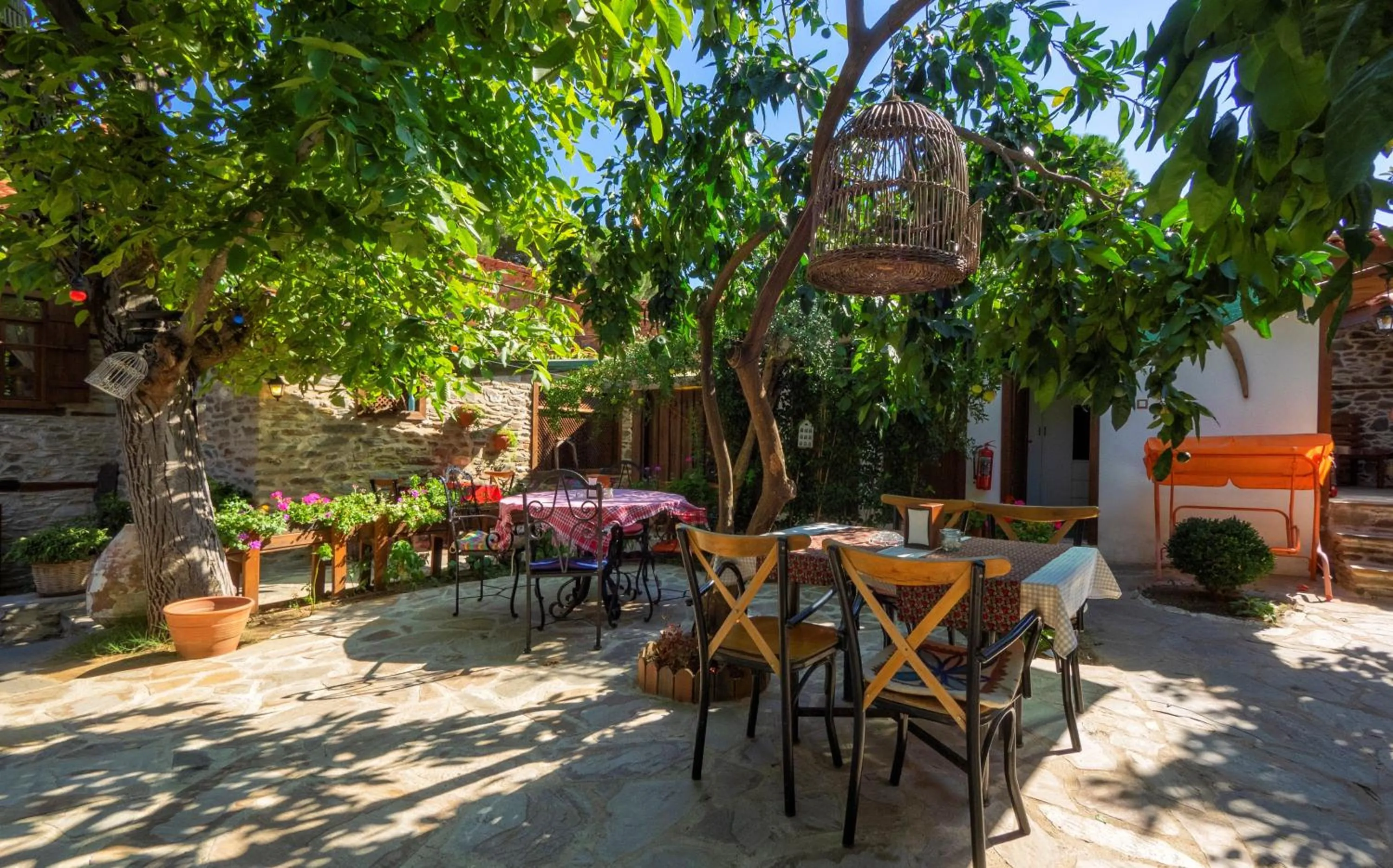 Day in Yeni Gelin Evi