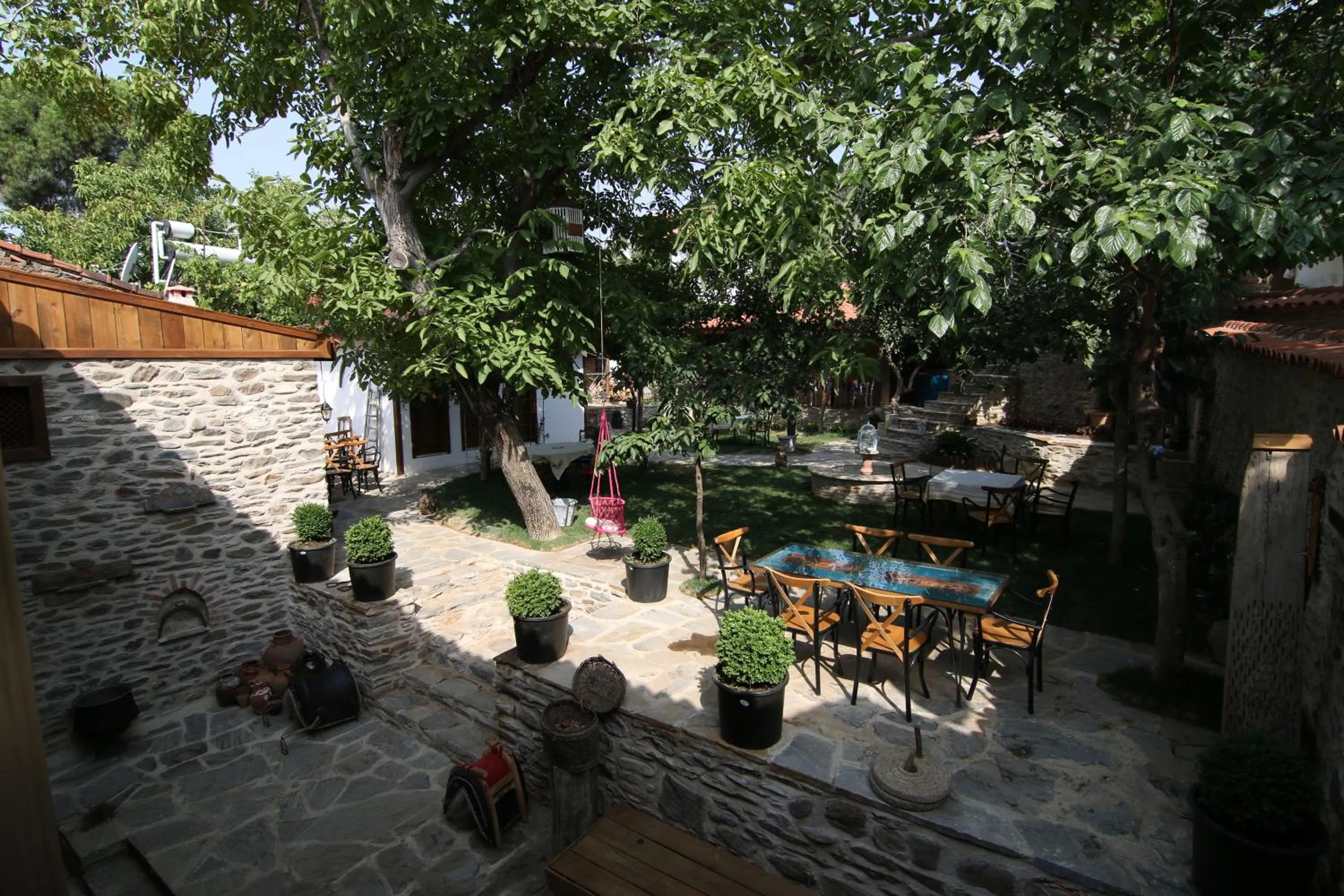 Garden in Yeni Gelin Evi