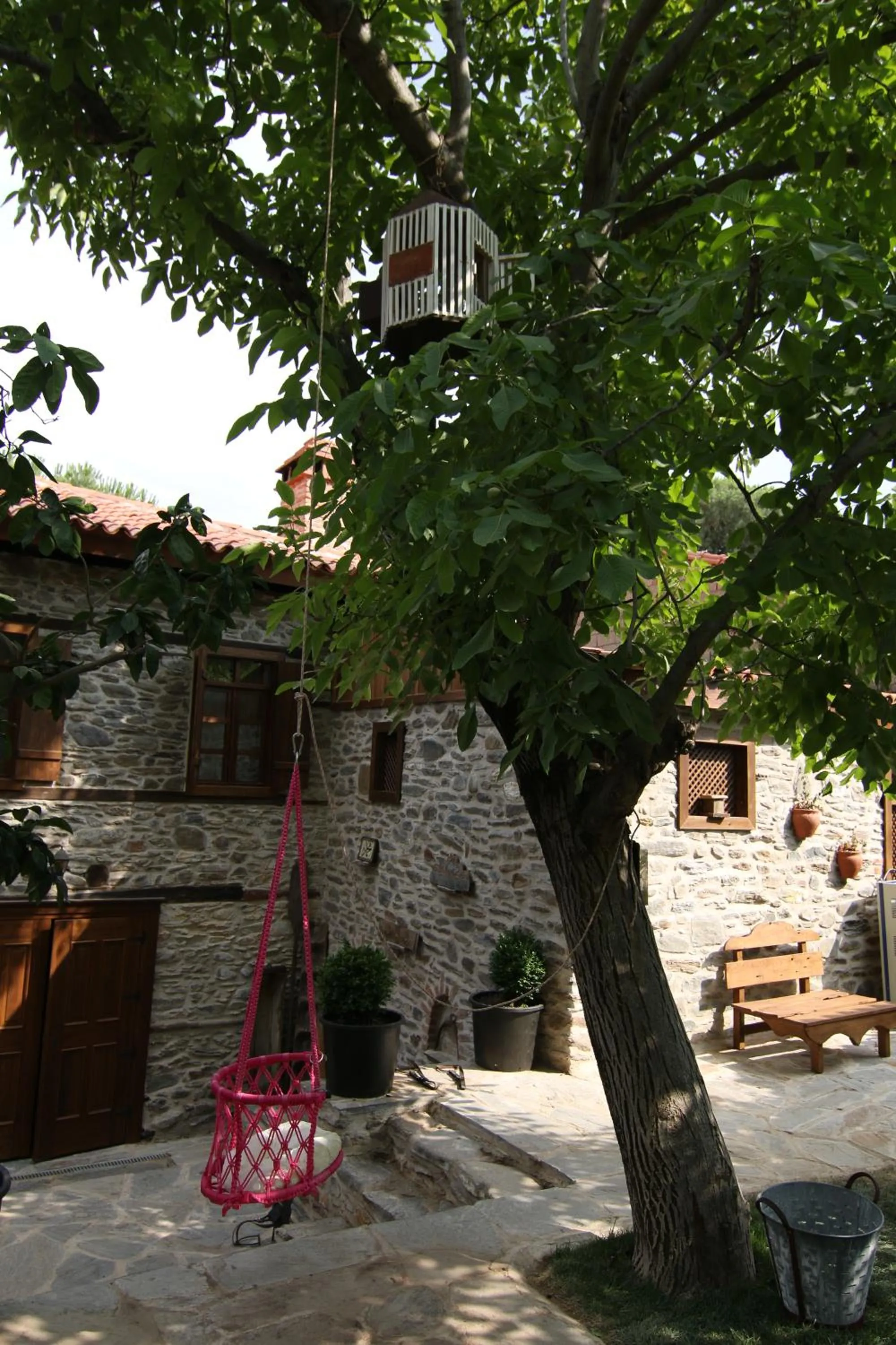 Property building in Yeni Gelin Evi