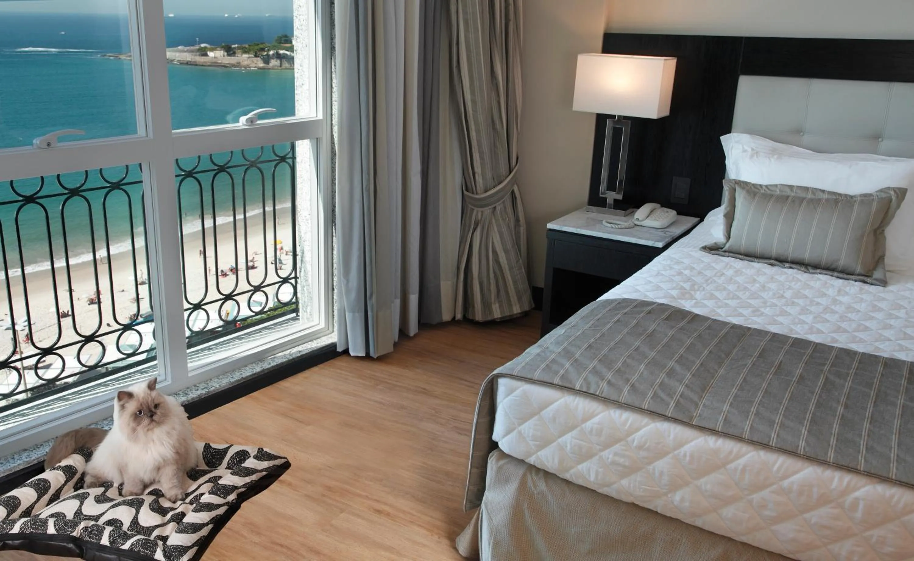 Pets, Bed in Miramar By Windsor Copacabana