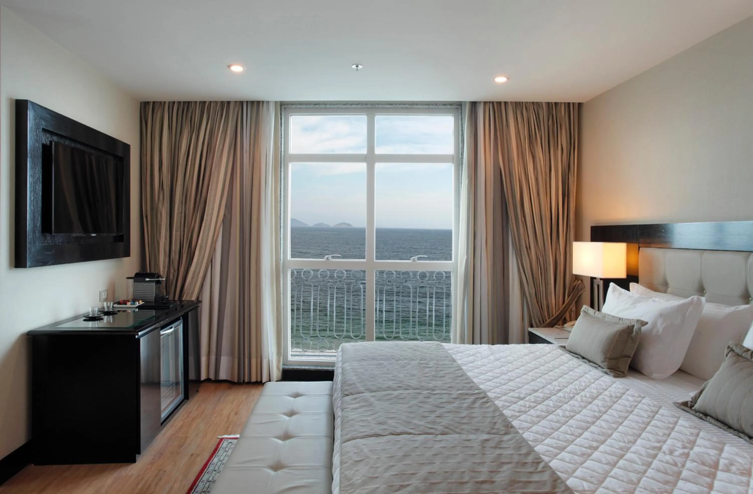 Photo of the whole room, Bed in Miramar By Windsor Copacabana