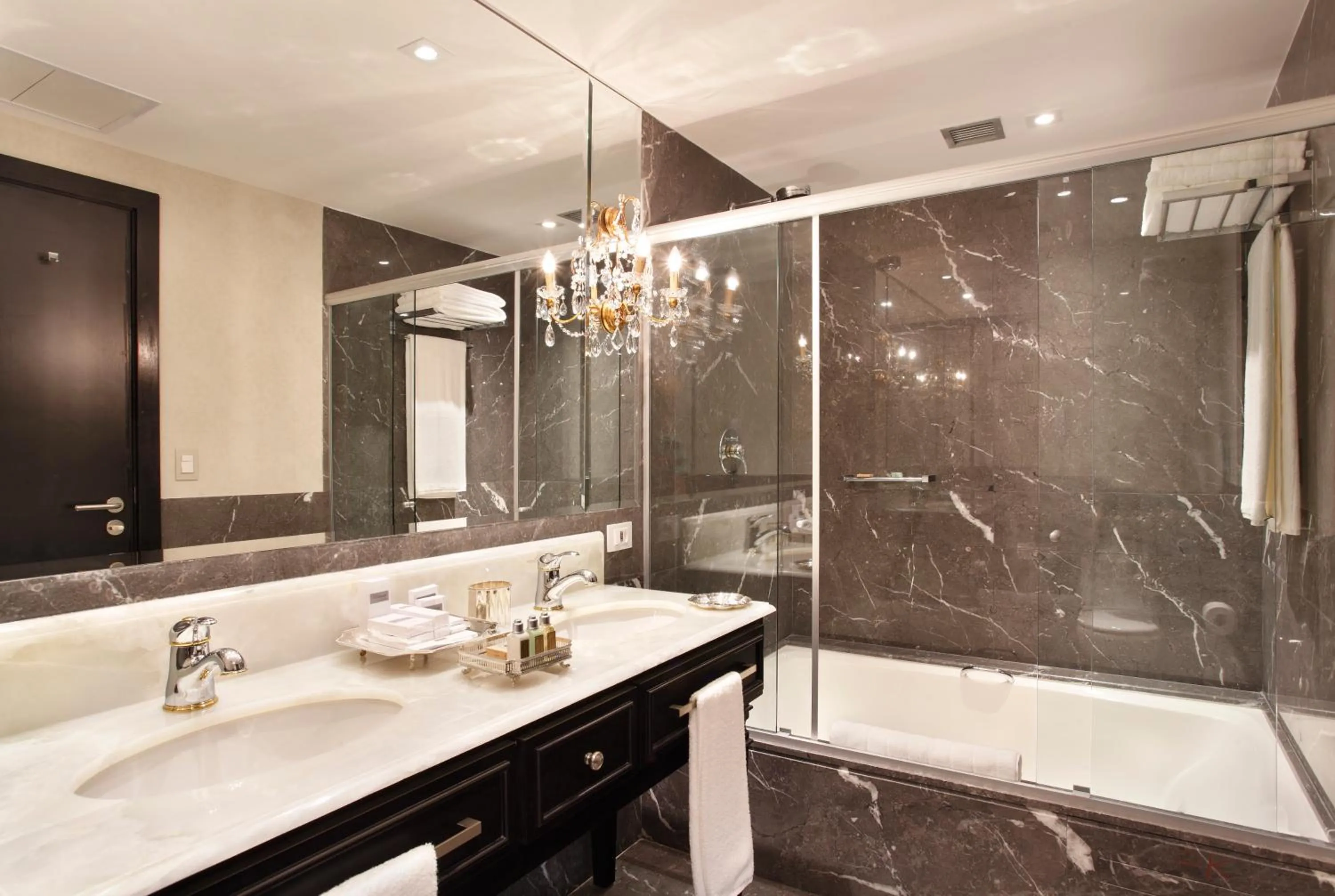 Bathroom in Miramar By Windsor Copacabana