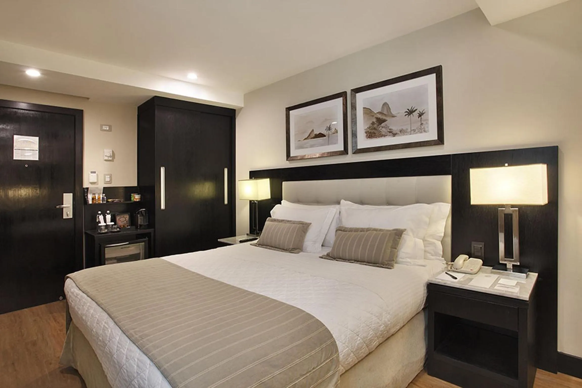 Photo of the whole room, Bed in Miramar By Windsor Copacabana