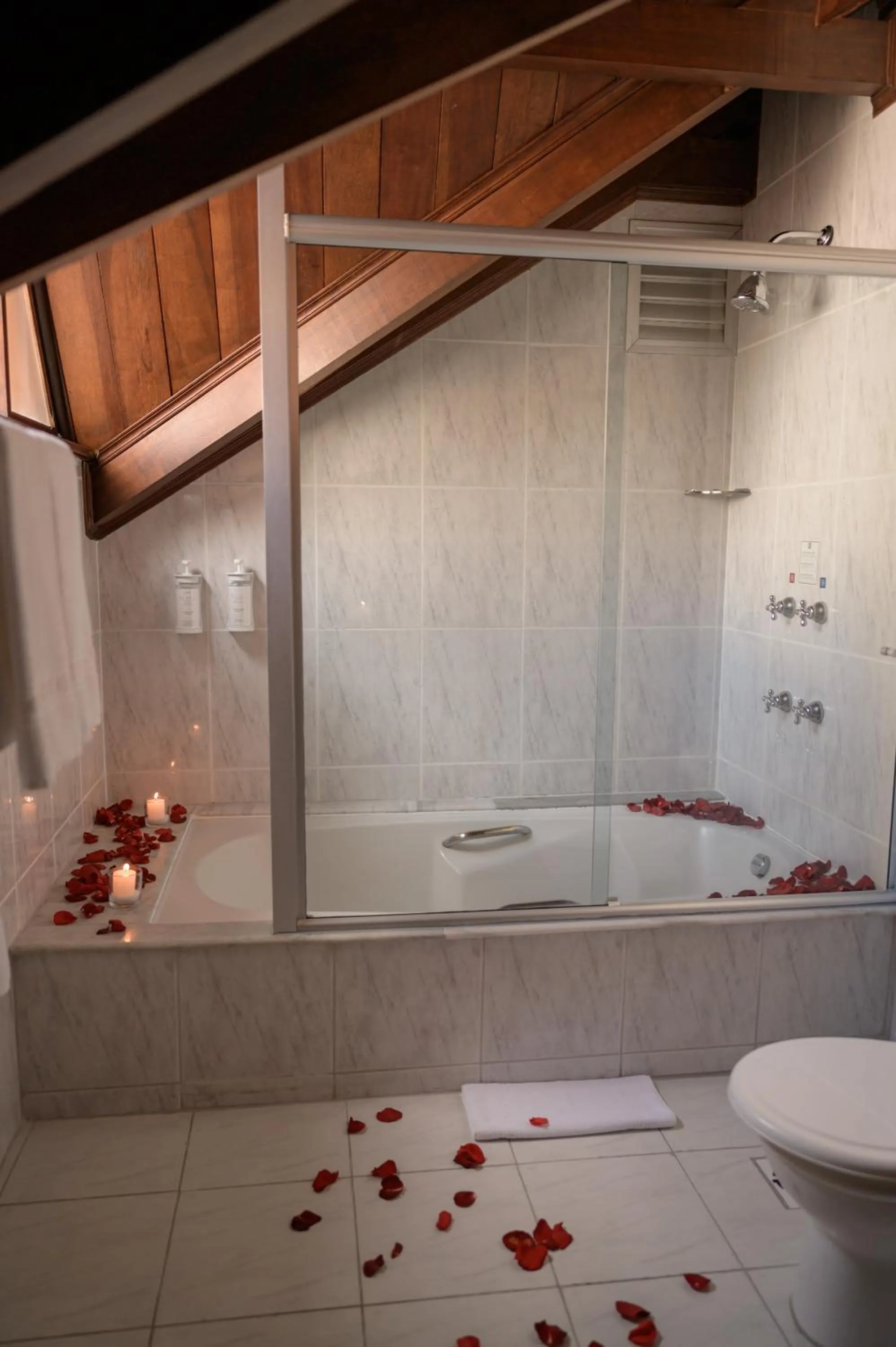 Hot Tub in Johnscher by SJ - San Juan Curitiba