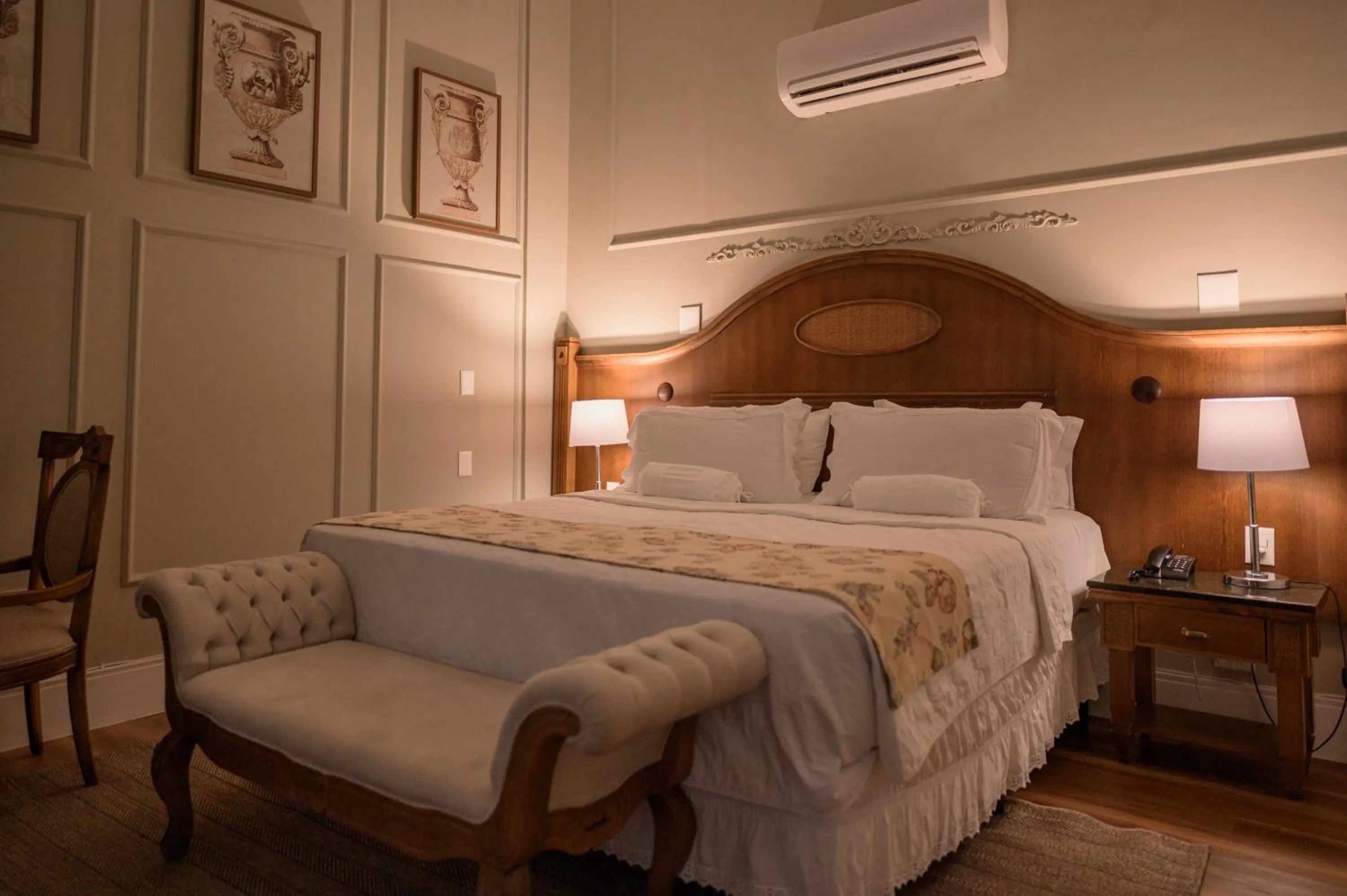 Bed in Johnscher by SJ - San Juan Curitiba