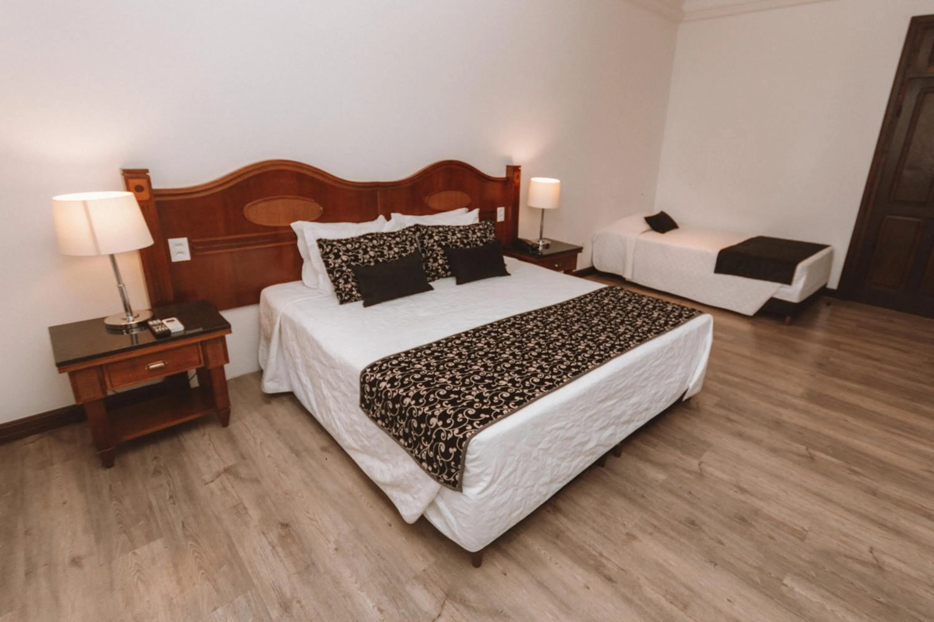 Bedroom, Bed in Johnscher by SJ - San Juan Curitiba