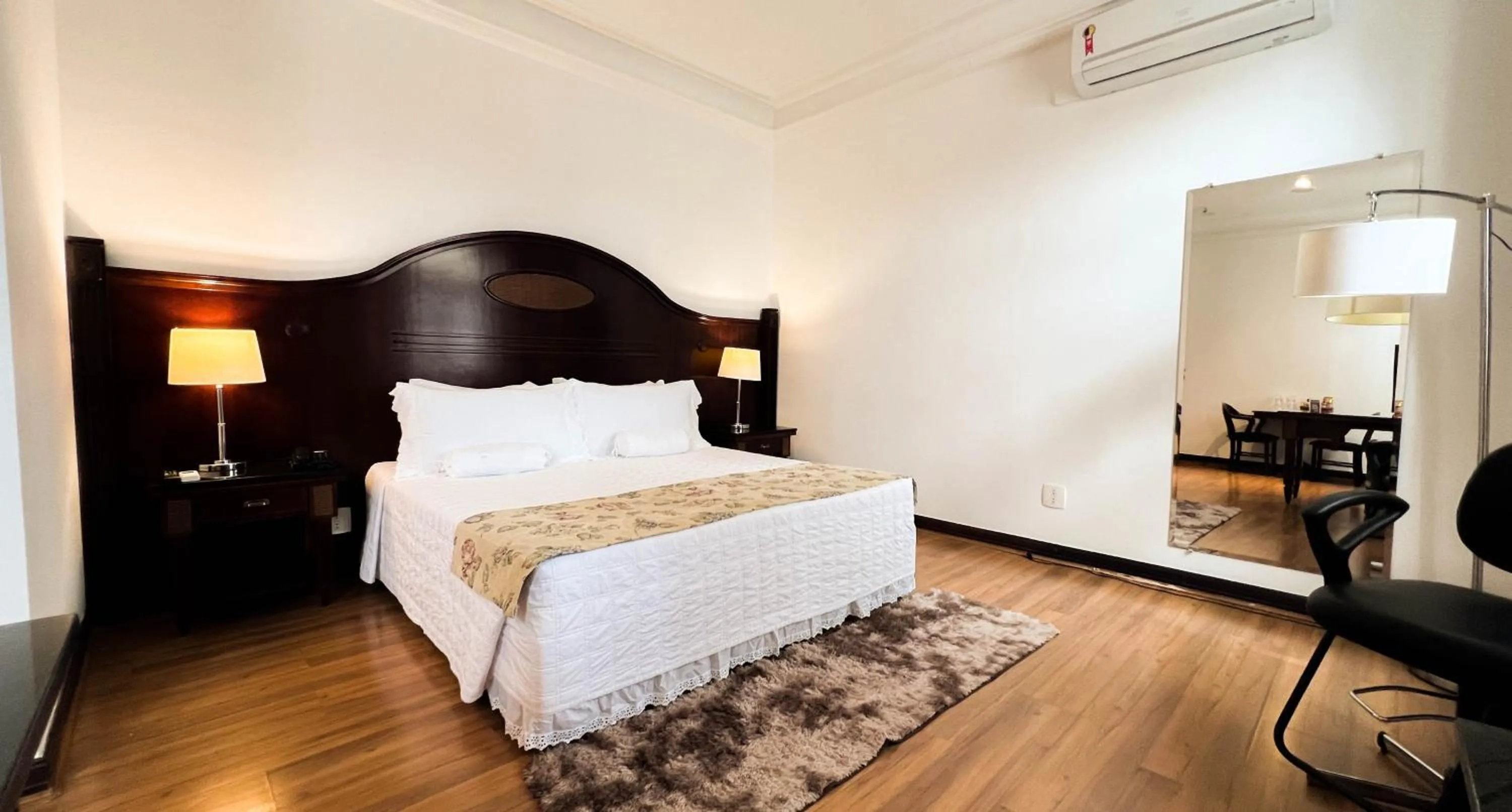 Bedroom, Bed in Johnscher by SJ - San Juan Curitiba