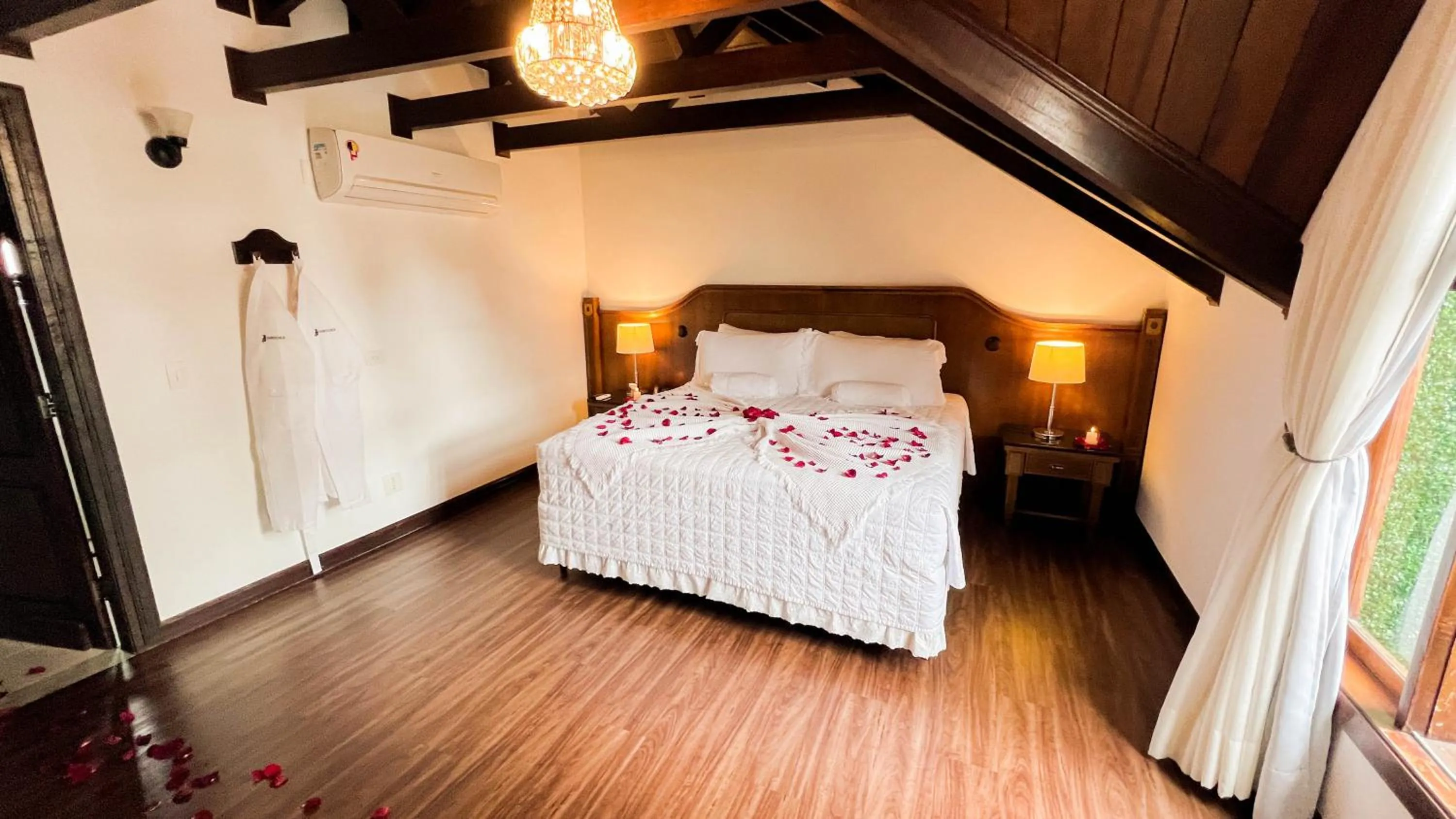 Bedroom, Bed in Johnscher by SJ - San Juan Curitiba