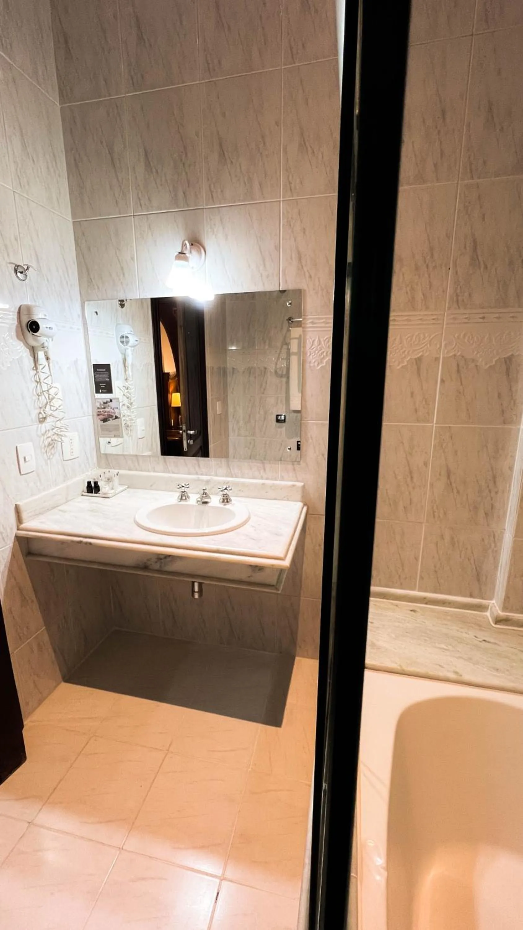 Bathroom in Johnscher by SJ - San Juan Curitiba