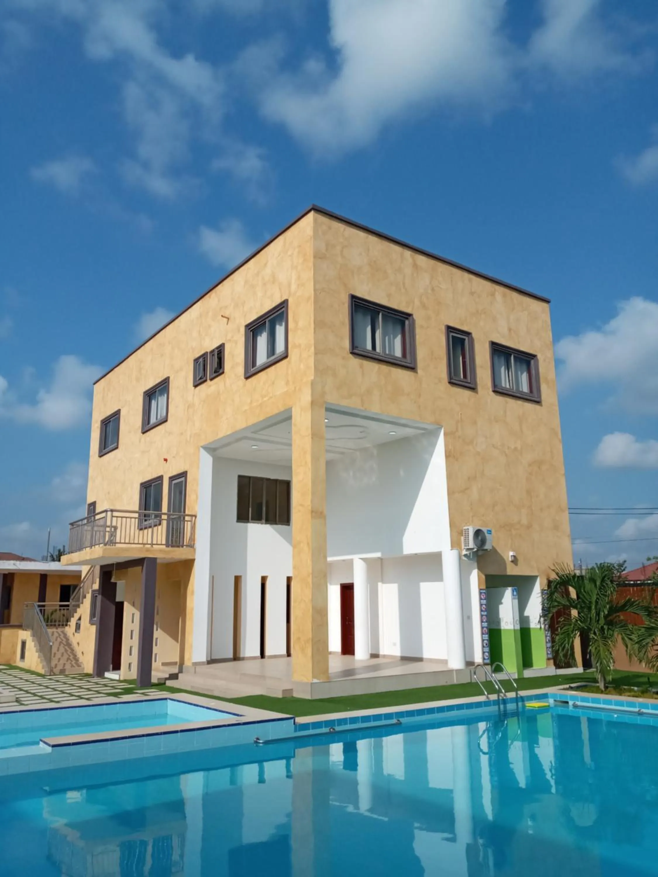 Property building in Cocktail and Dreams Hotel