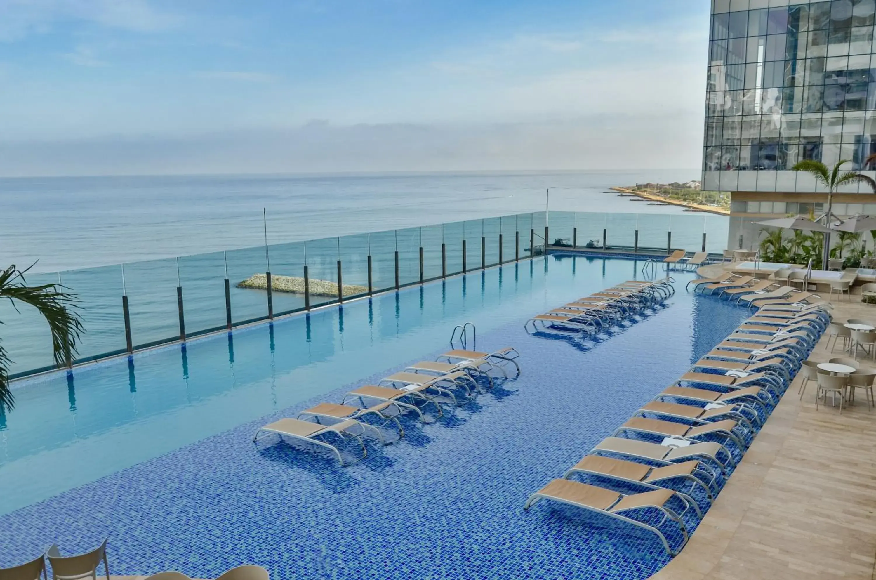 Swimming pool in Estelar Cartagena de Indias Hotel y Centro de Convenciones Swimming pool in Estelar Cartagena de Indias Hotel y Centro de Convenciones