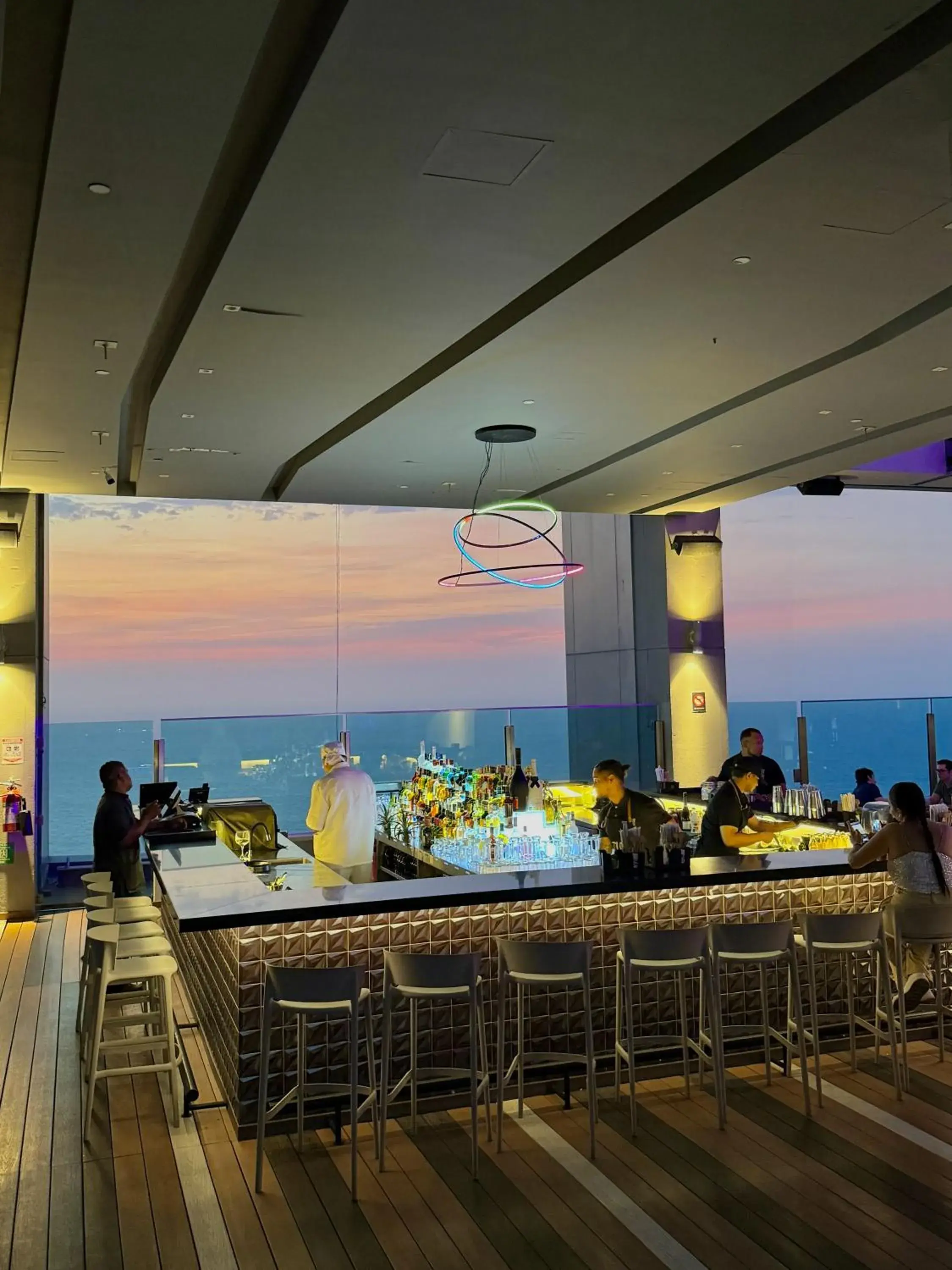 Lounge or bar in Estelar Cartagena de Indias Hotel y Centro de Convenciones Lounge or bar in Estelar Cartagena de Indias Hotel y Centro de Convenciones