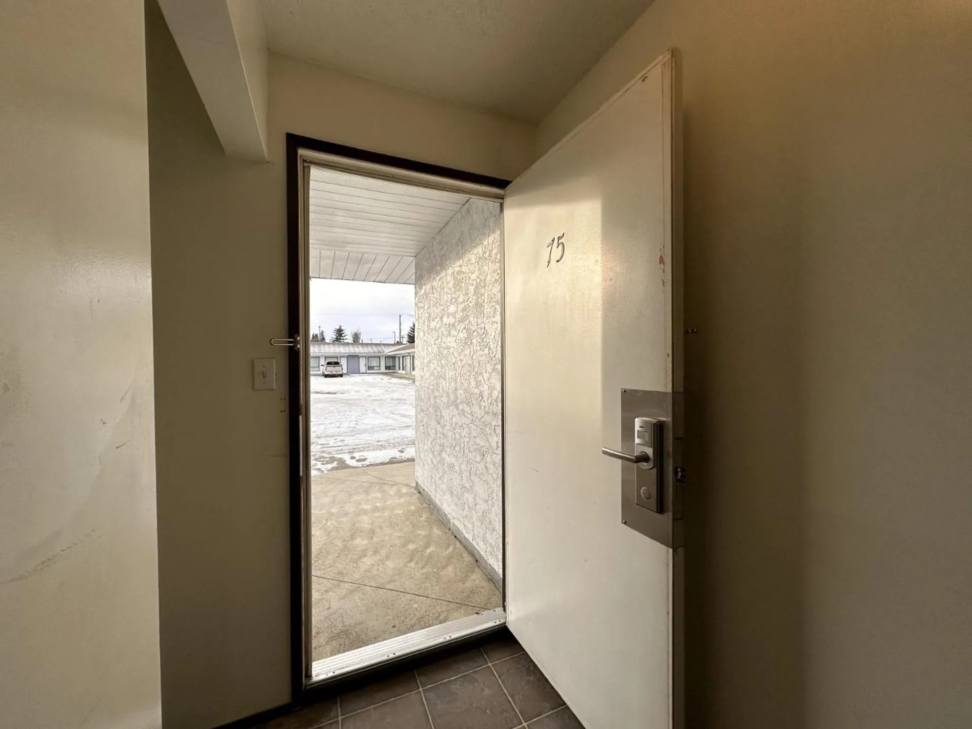 Parking in Howard Johnson by Wyndham Edson