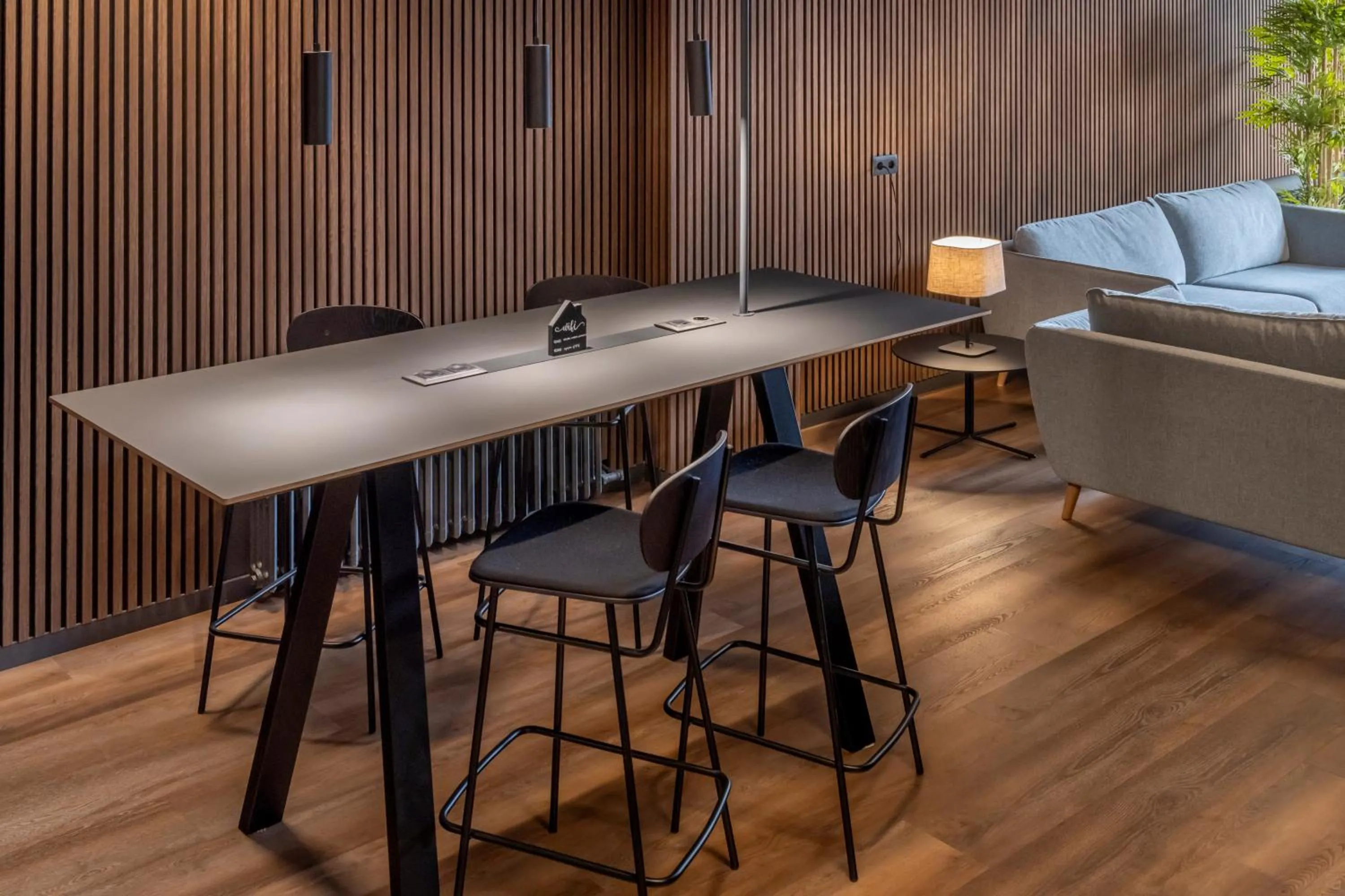 Property building in Hostal Operaramblas