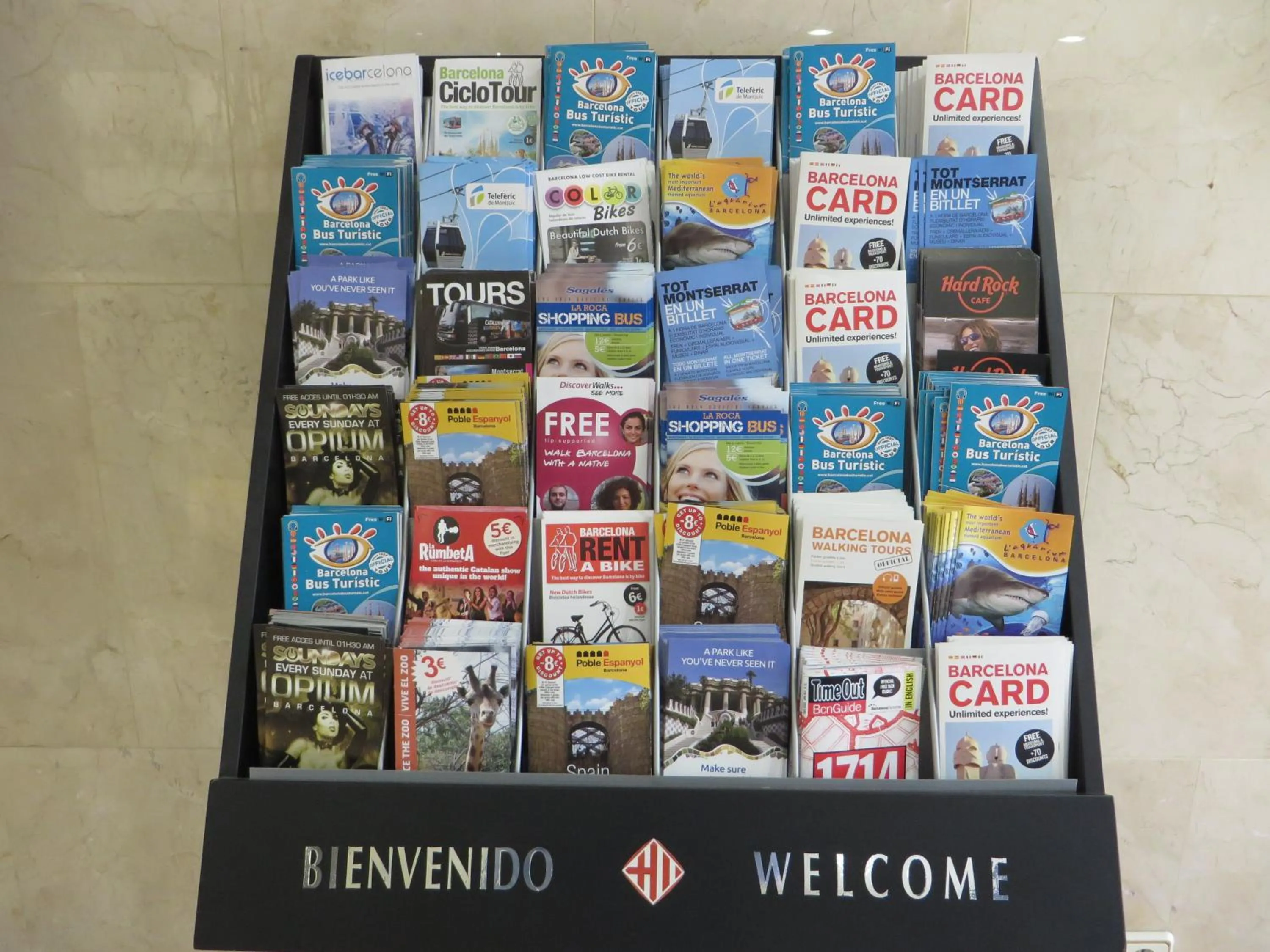 Lobby or reception in Hostal Operaramblas