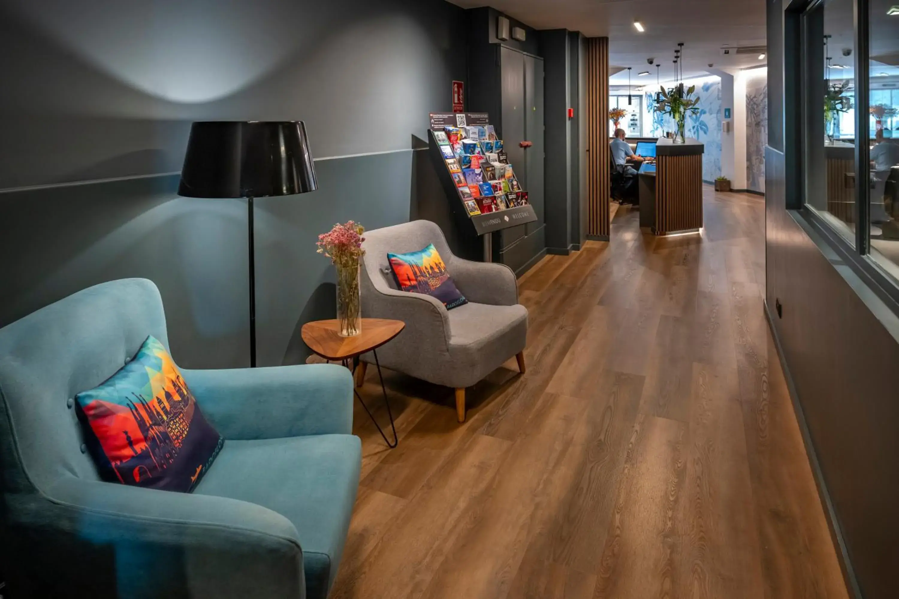 Living room in Hostal Operaramblas Living room in Hostal Operaramblas