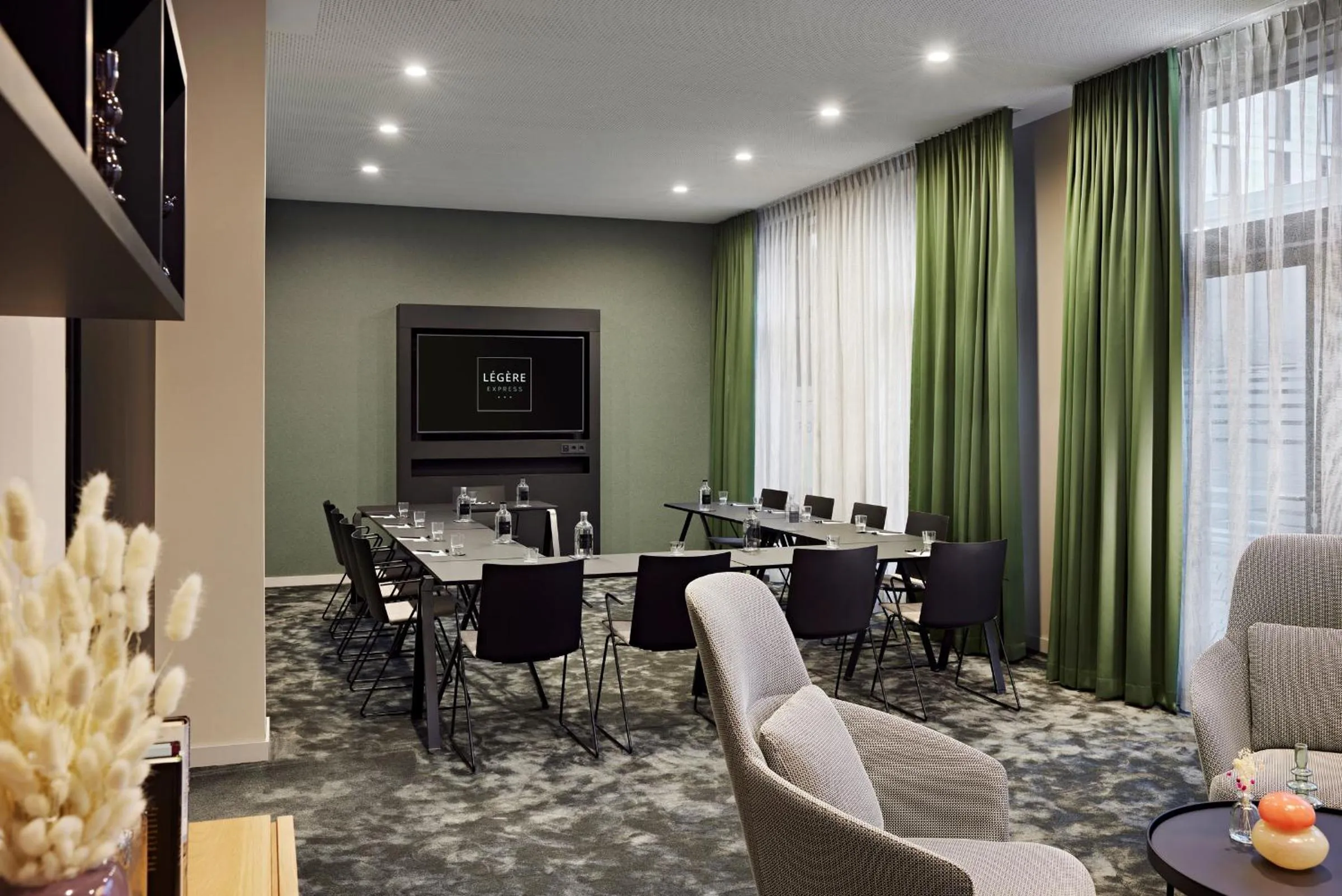 Seating area in LEGERE EXPRESS Bielefeld