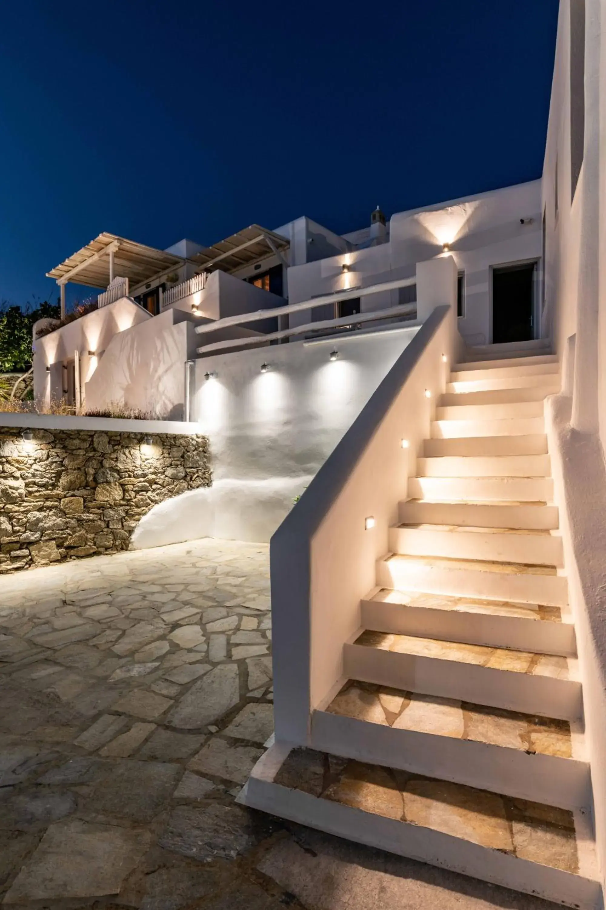 Property building in Melangel Property building in Melangel