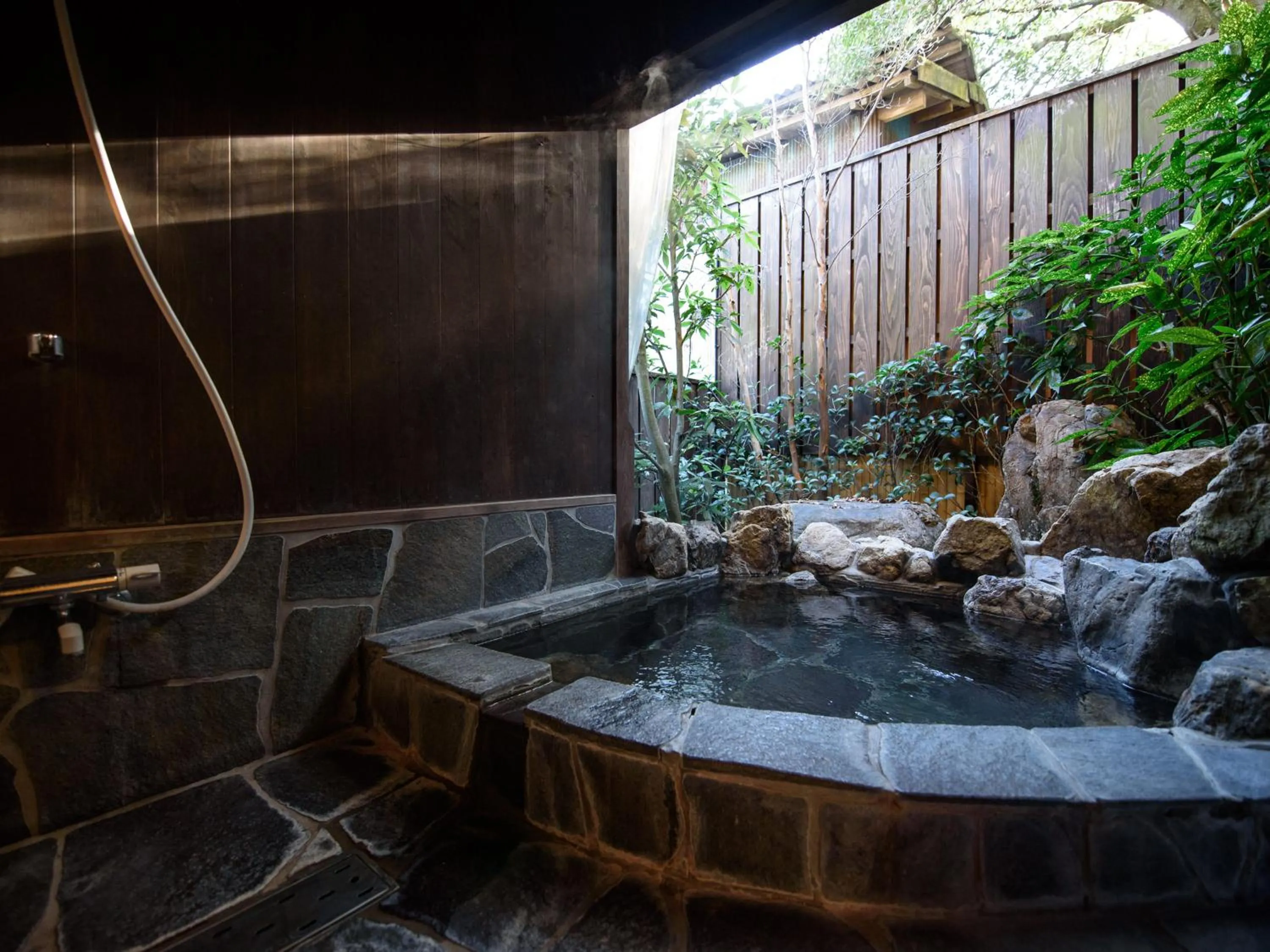 Photo of the whole room in Yunohira Kamiyanagiya