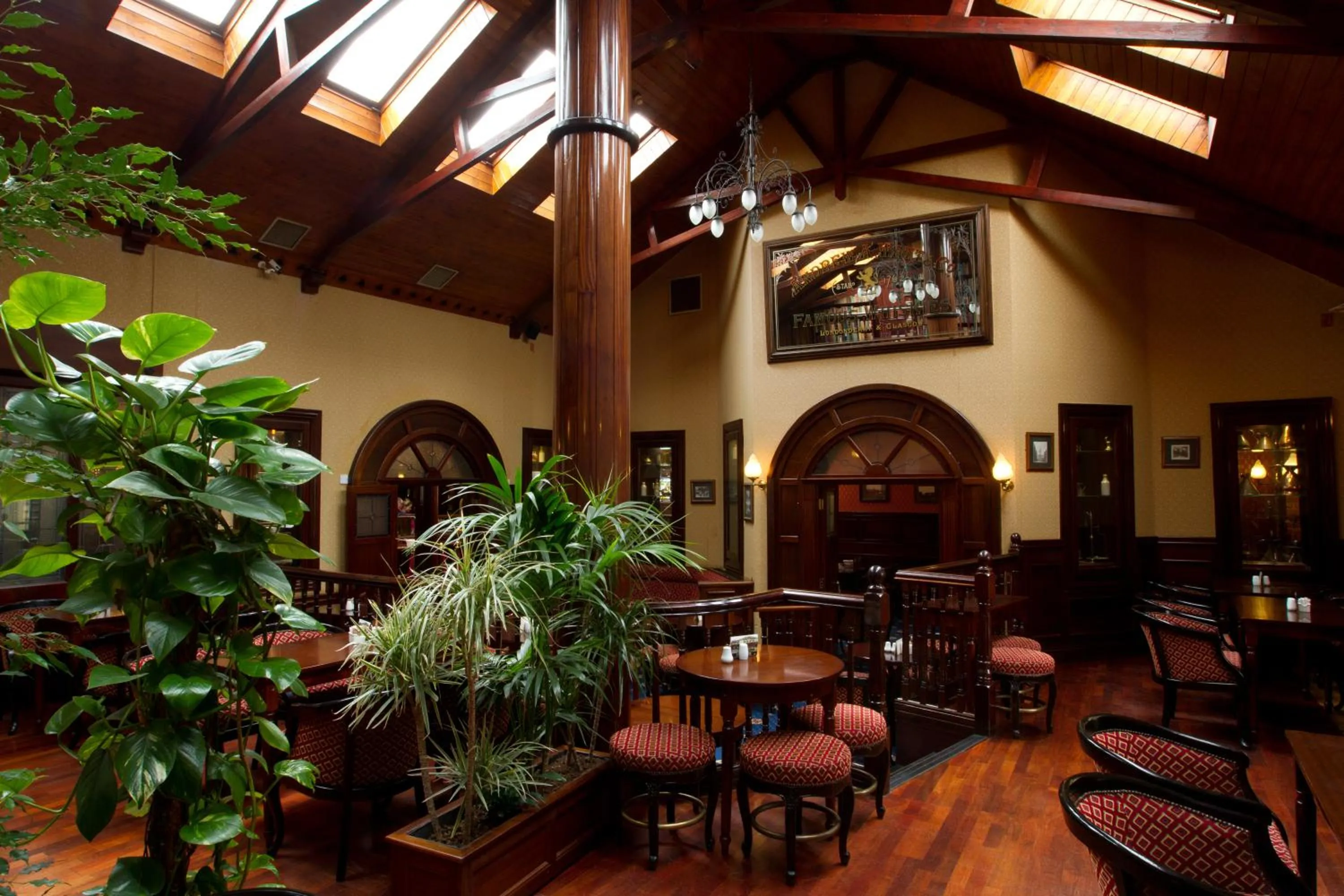 Restaurant/places to eat in Beaumont House