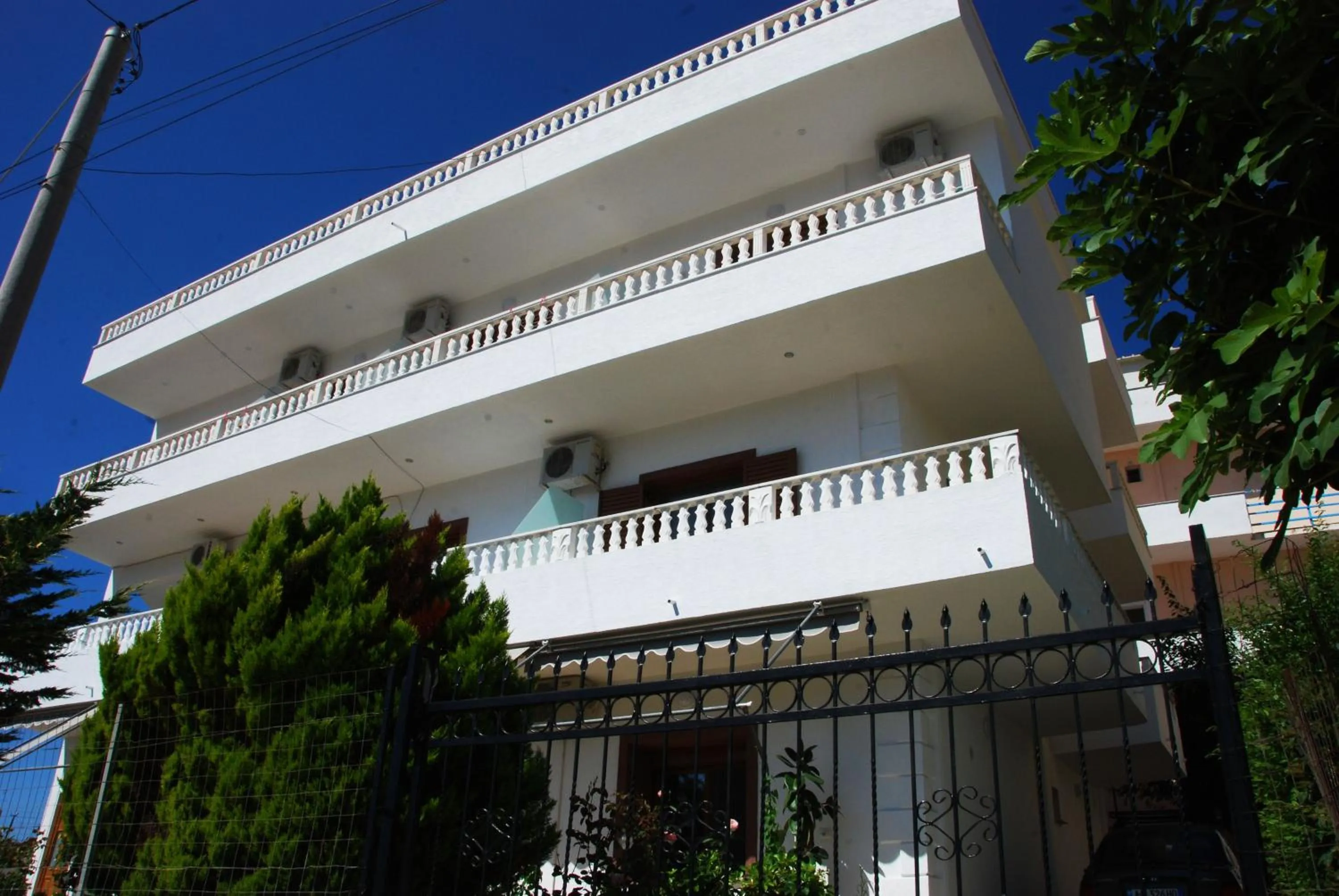 Property building in Vila Renato Ksamil