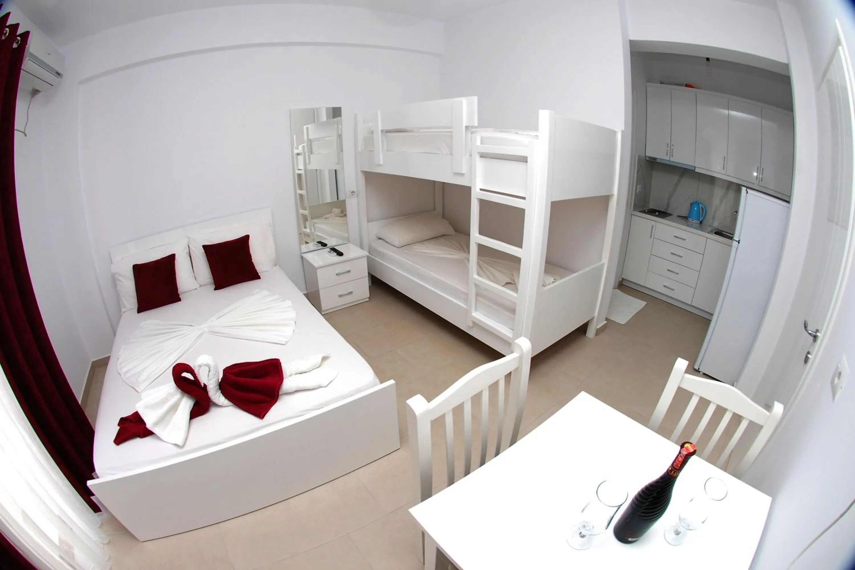 Bedroom, Bed in Vila Renato Ksamil