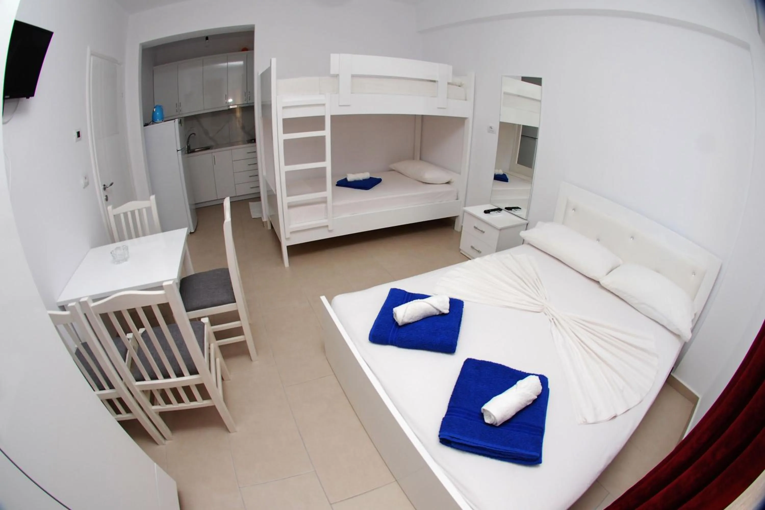 Photo of the whole room, Bed in Vila Renato Ksamil