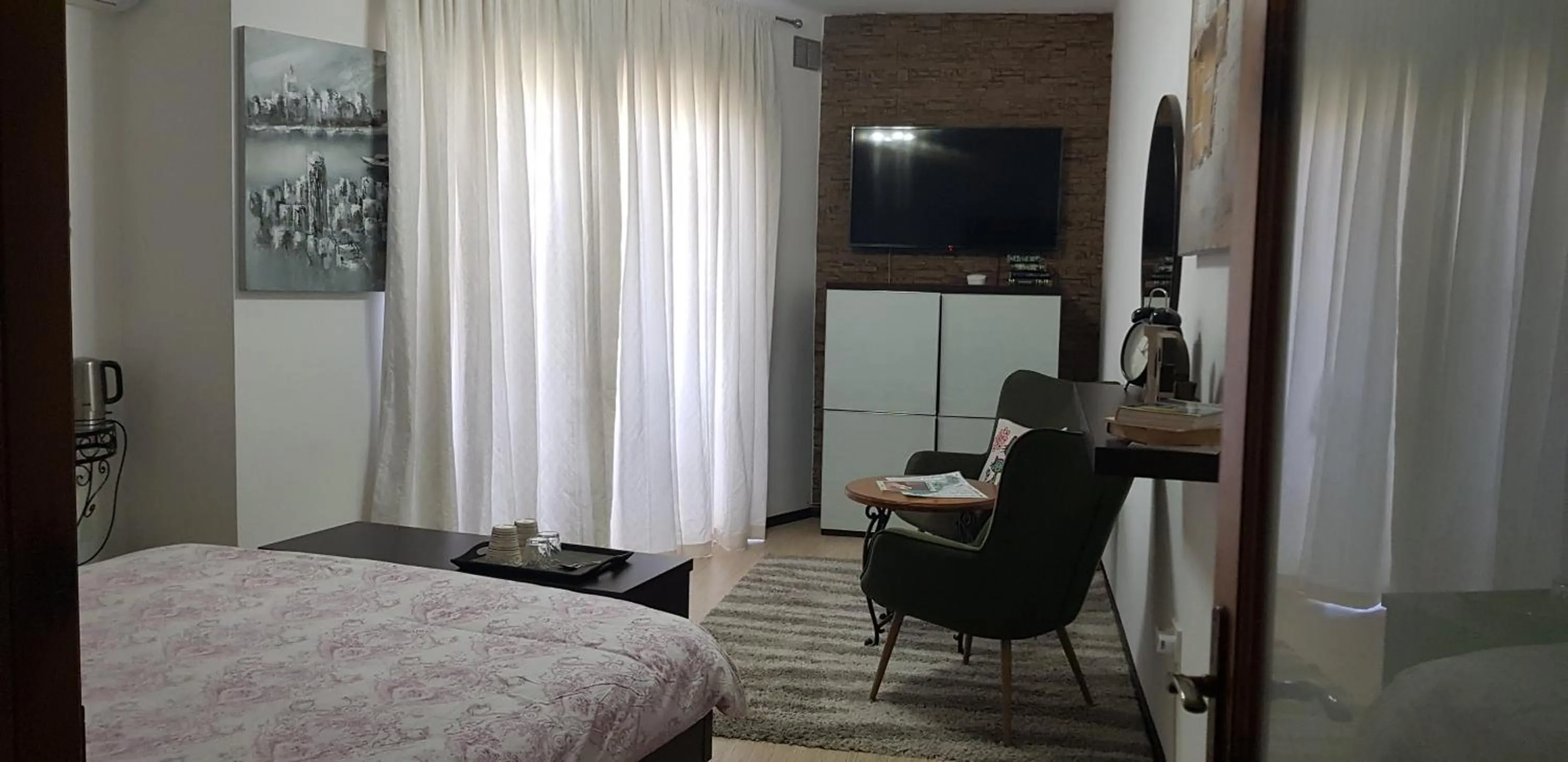 Bed in Sunshine Court