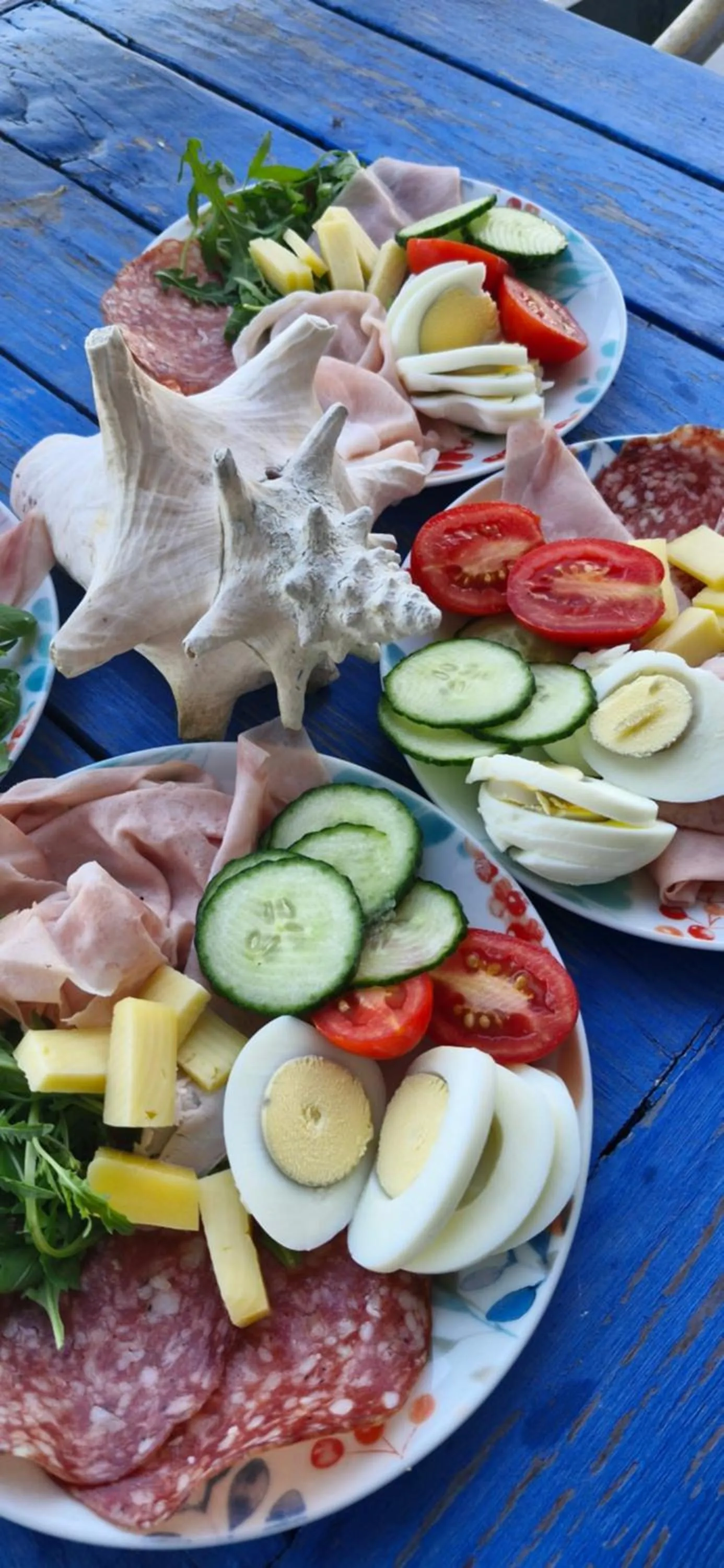 Breakfast in Sunshine Court