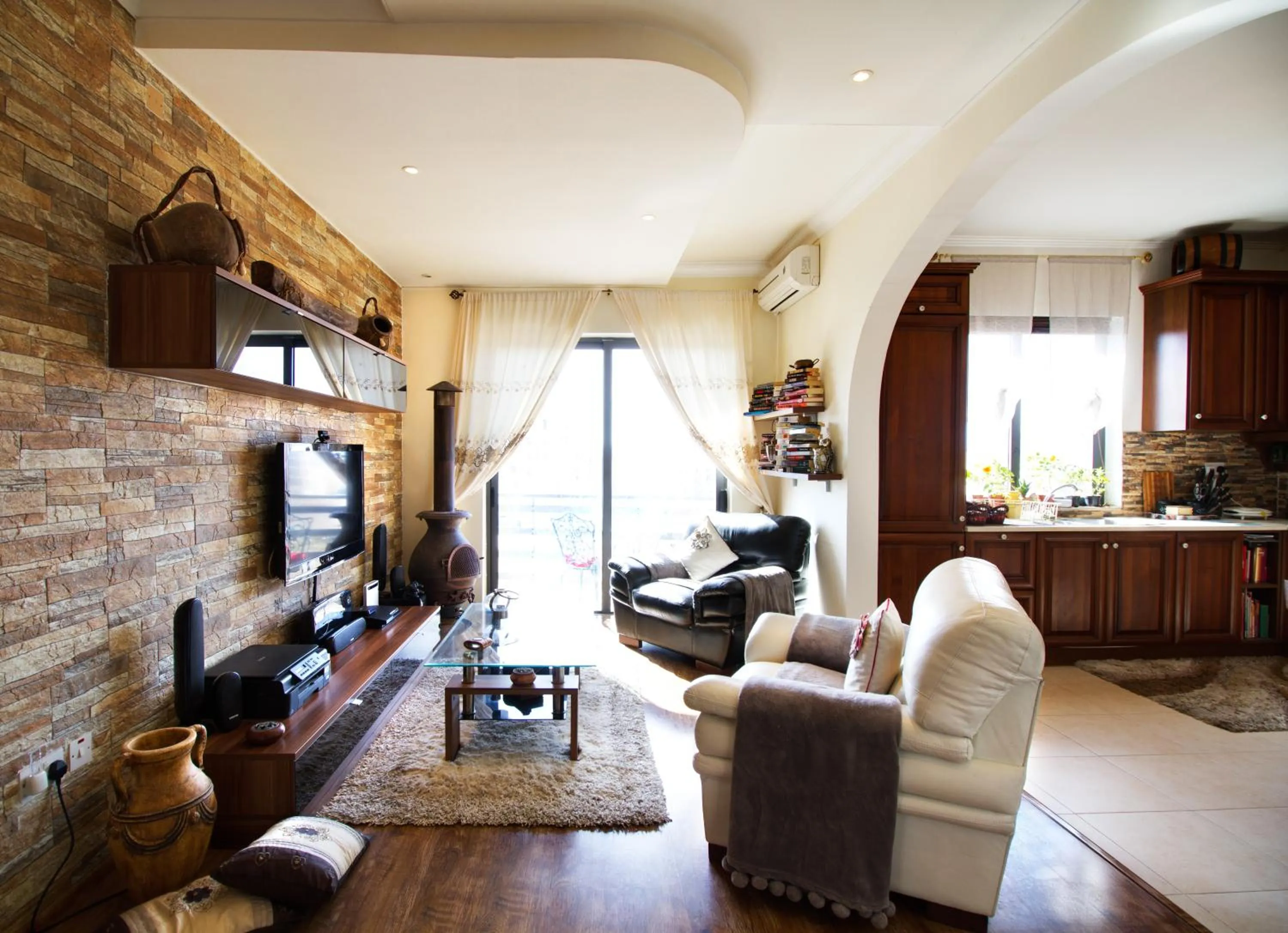 Communal lounge/ TV room in Sunshine Court