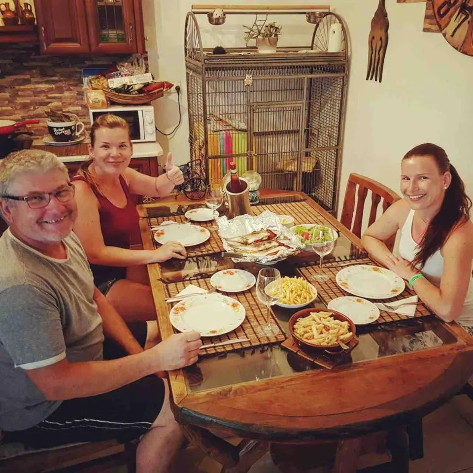 Food and drinks in Sunshine Court