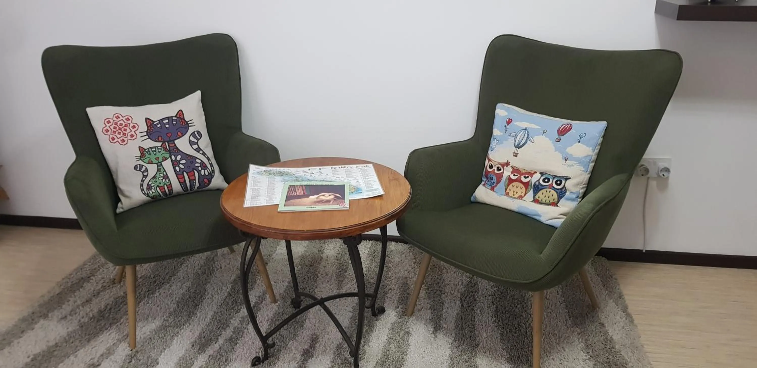 Seating area in Sunshine Court