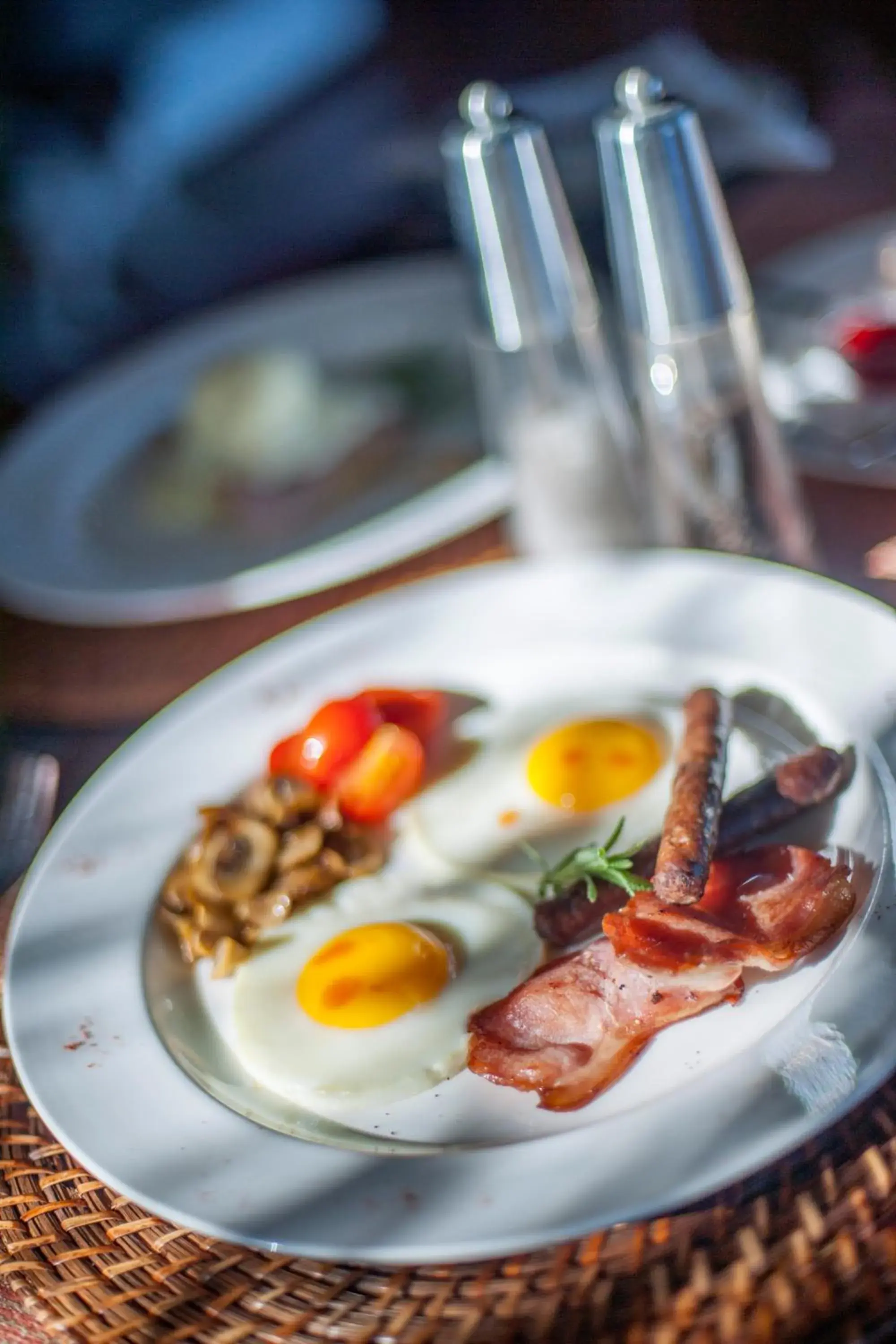 English/Irish breakfast in Elephant Hide of Knysna Guest Lodge English/Irish breakfast in Elephant Hide of Knysna Guest Lodge