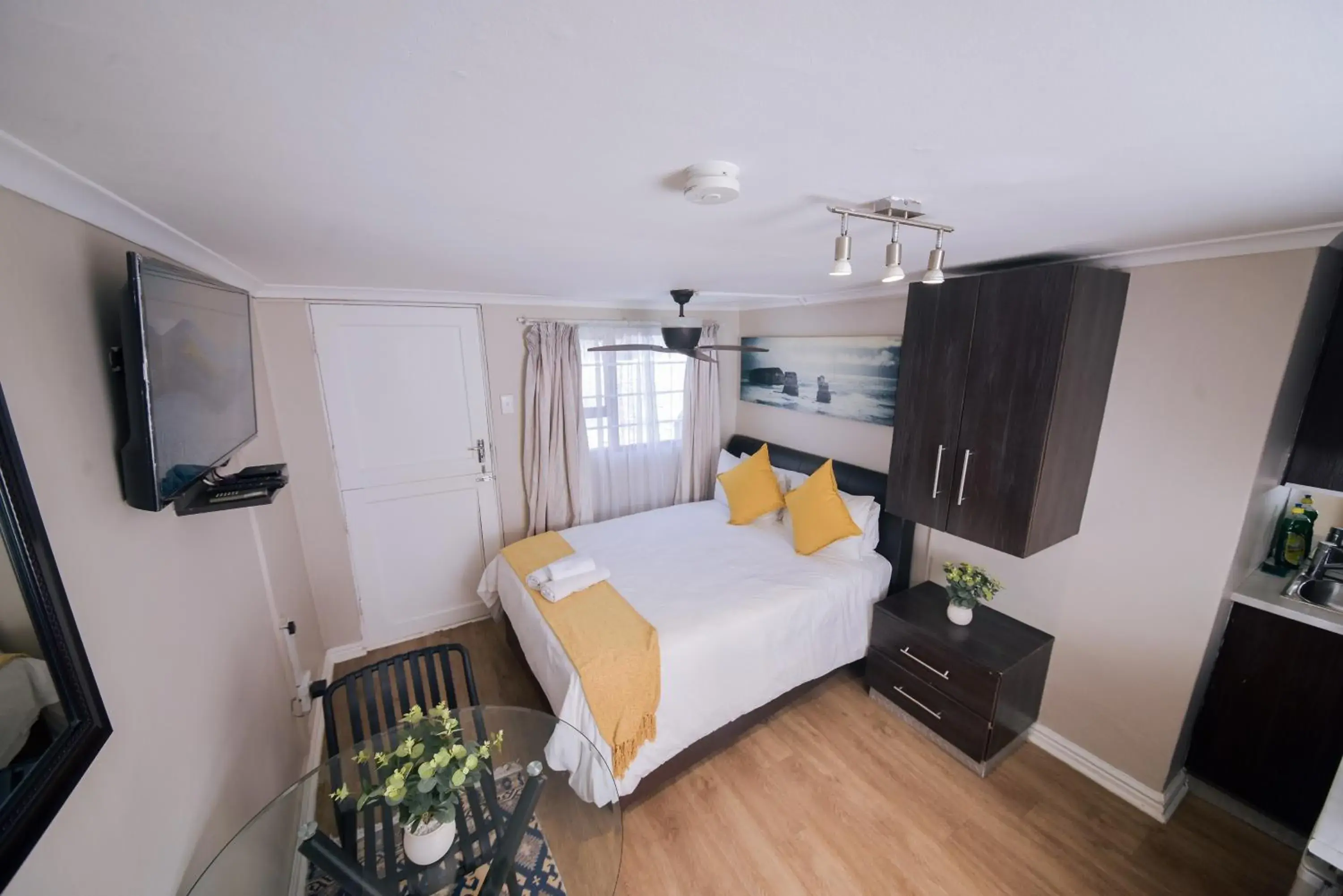 Deluxe Double Room with Shower in Faith, Hope & Love Self Catering Deluxe Double Room with Shower in Faith, Hope & Love Self Catering