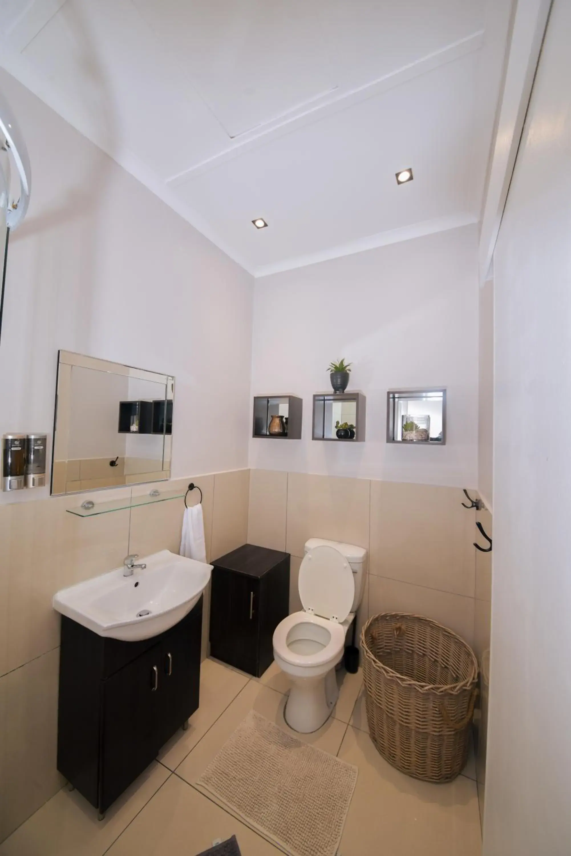 Double Room in Faith, Hope & Love Self Catering Double Room in Faith, Hope & Love Self Catering